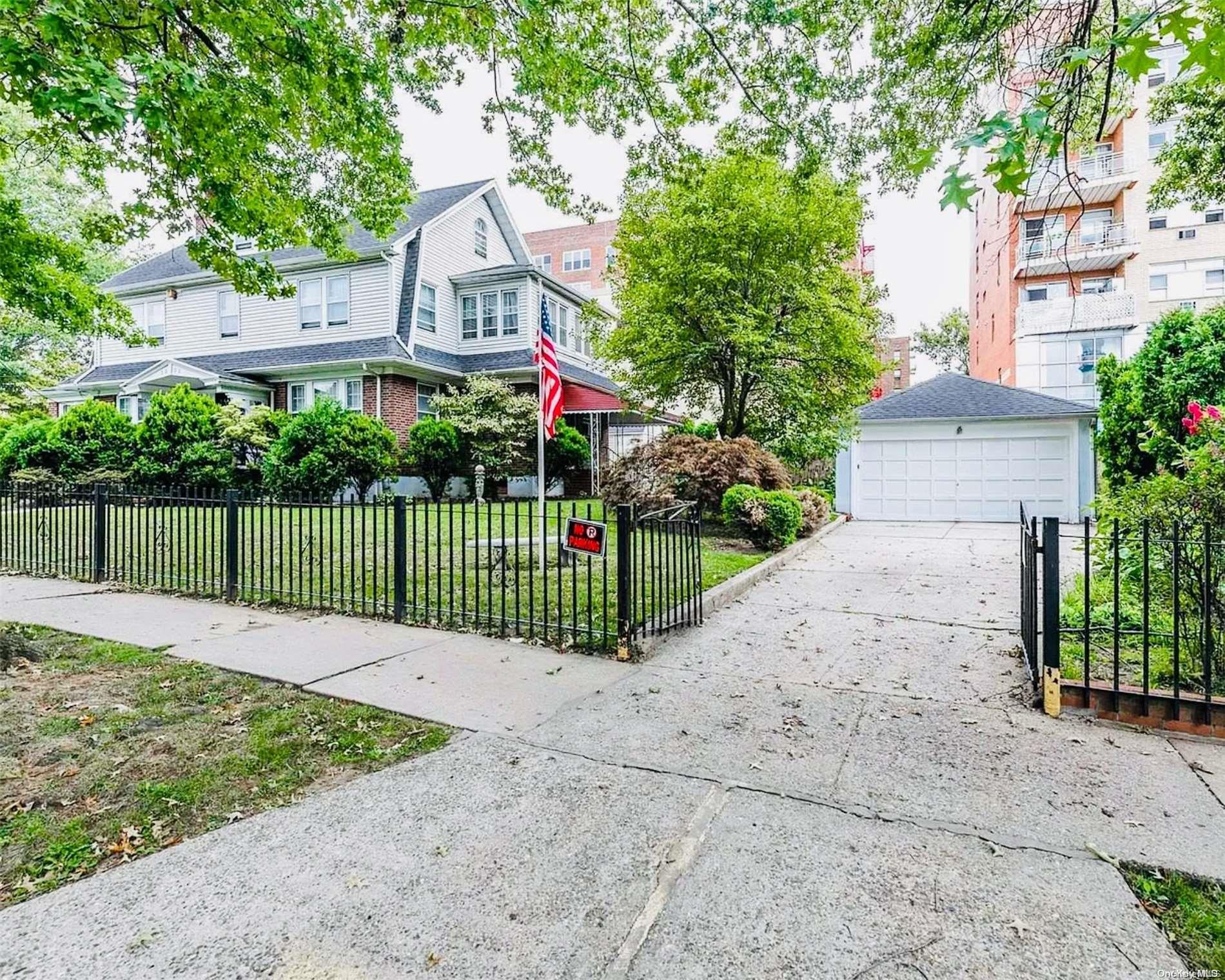 #3 photo, 33-02 Parsons Boulevard, クイーンズ区 Flushing , NY 11354