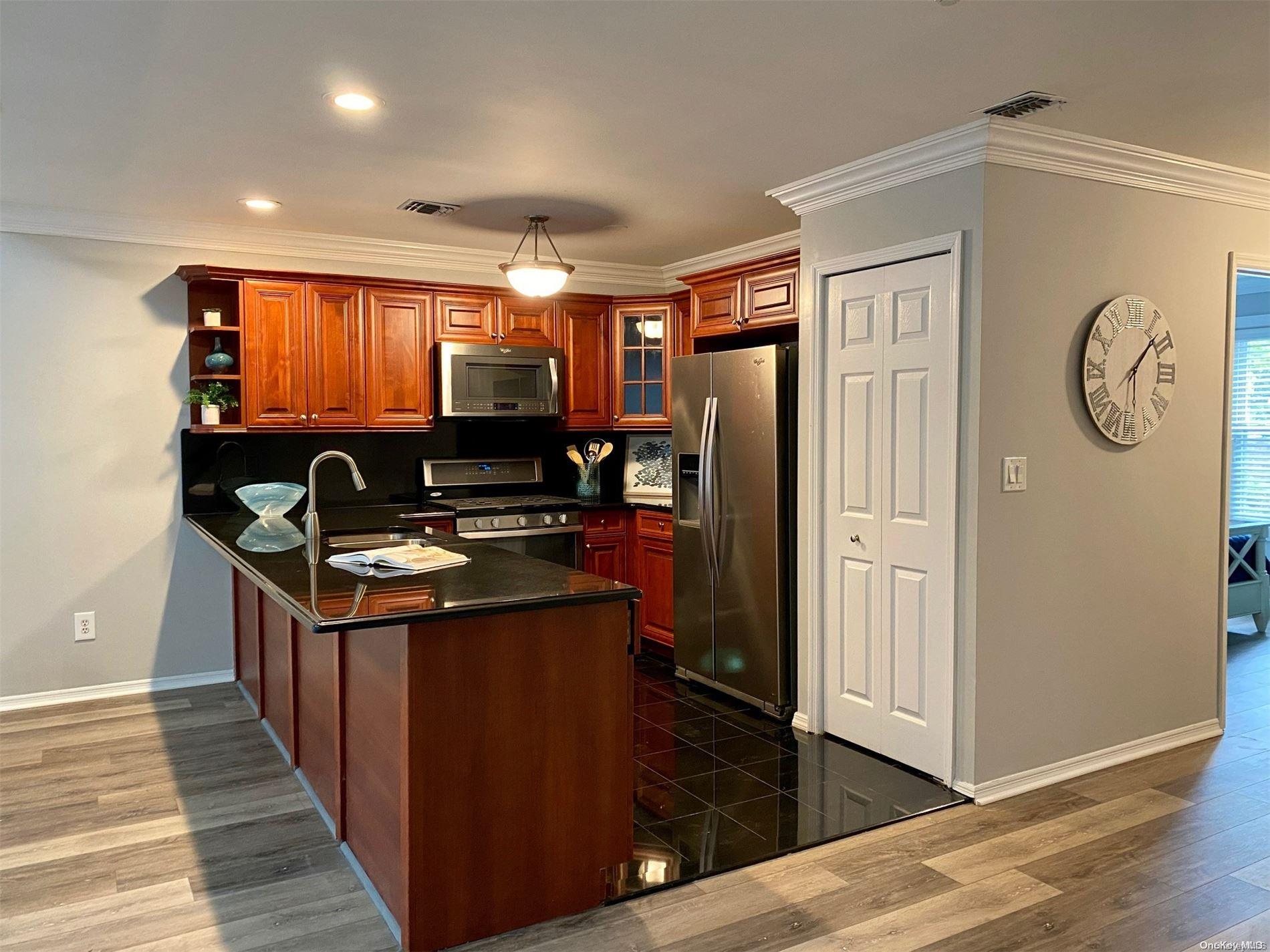 #3 photo, 51 Horizon View Drive, サフォーク郡 Farmingville , NY 11738