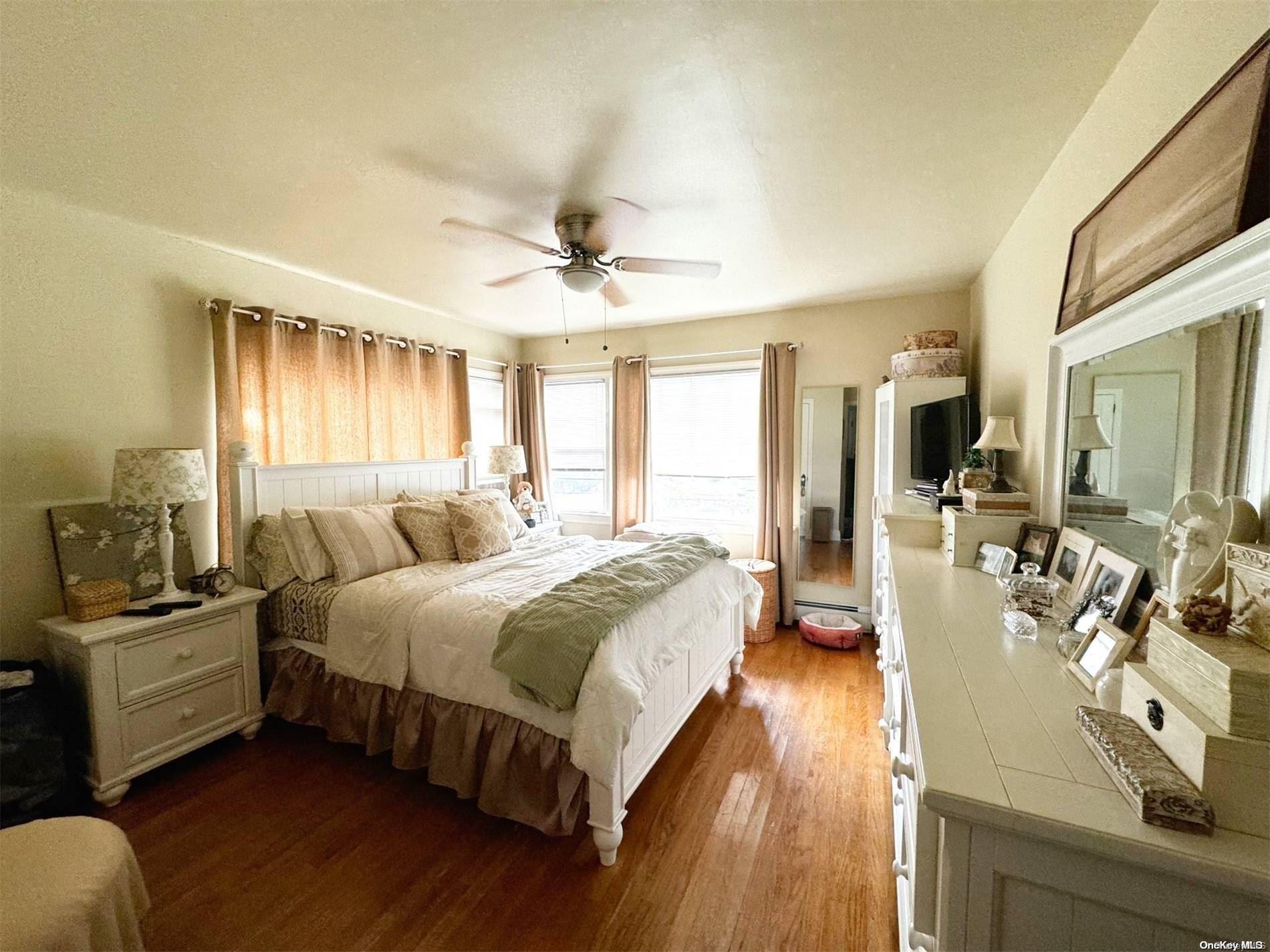 #11 photo, 768 S Hickory Street, সাফোক কাউন্টি Lindenhurst , NY 11757