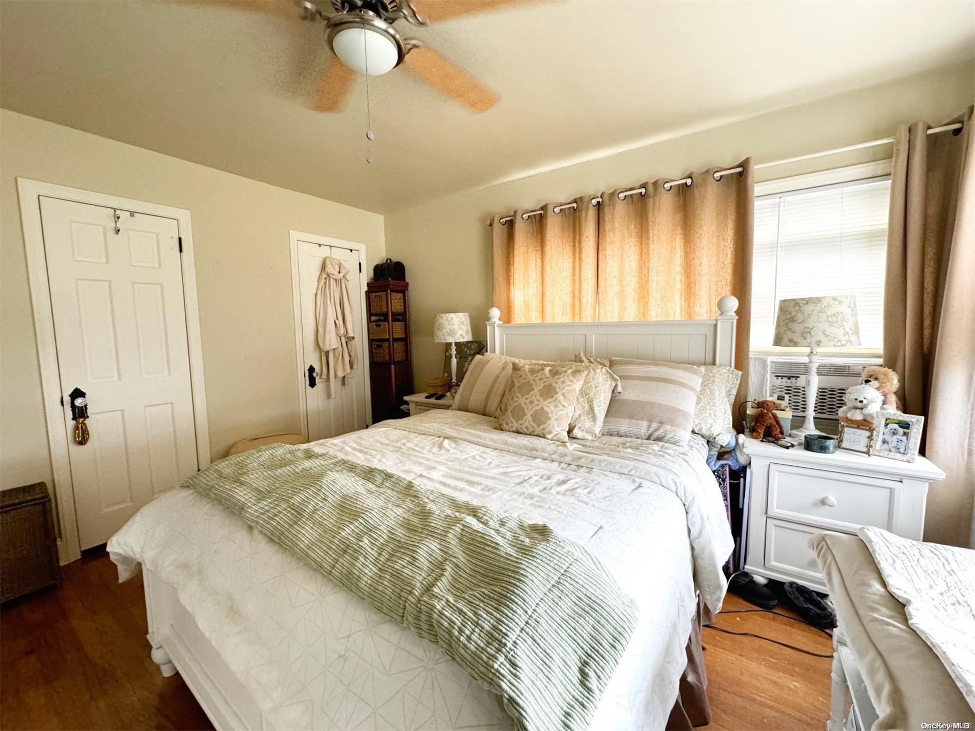 #12 photo, 768 S Hickory Street, সাফোক কাউন্টি Lindenhurst , NY 11757