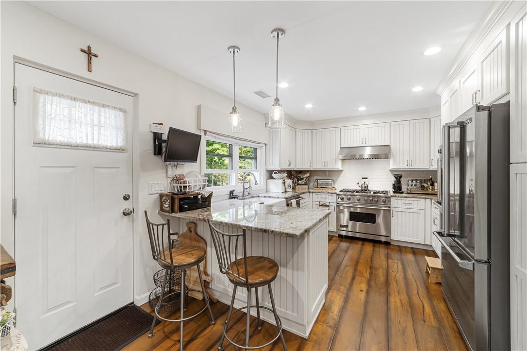 #12 photo, 19 Halsey Place, Valhalla , NY 10595