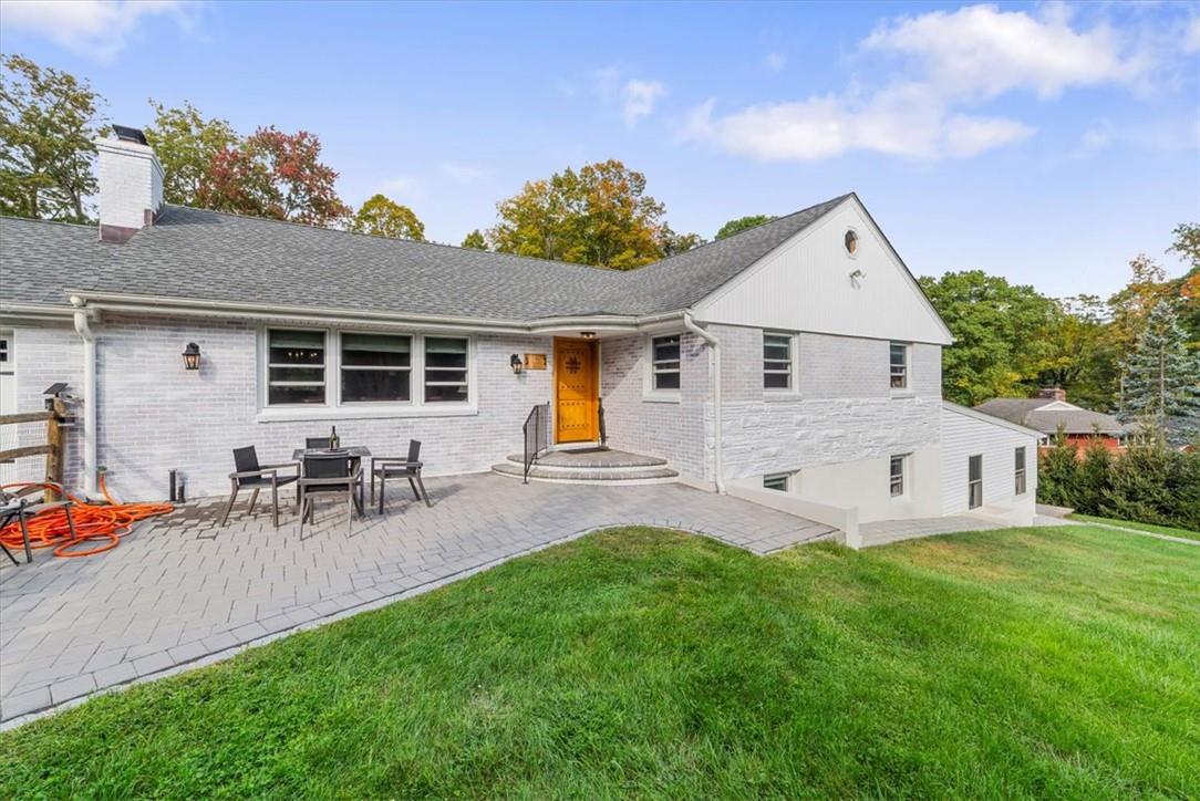 #3 photo, 19 Halsey Place, Valhalla , NY 10595