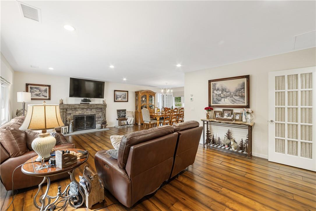 #6 photo, 19 Halsey Place, Valhalla , NY 10595