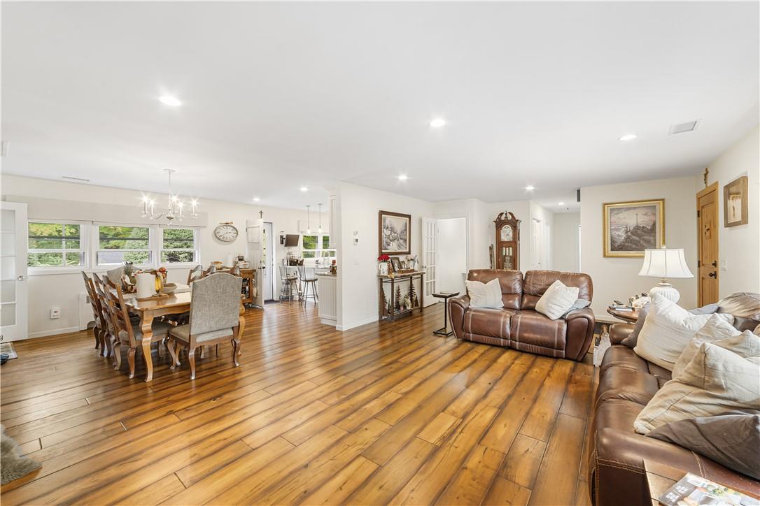 #7 photo, 19 Halsey Place, Valhalla , NY 10595