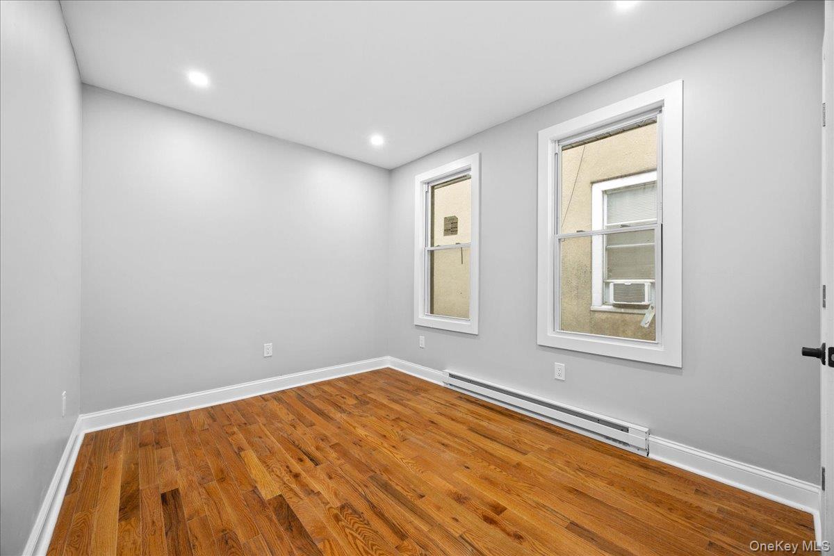 #18 photo, 588 Van Nest Avenue, Bronx , NY 10460