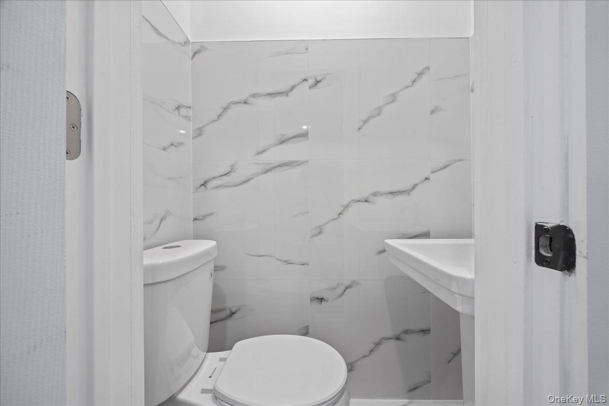 #20 photo, 588 Van Nest Avenue, Bronx , NY 10460