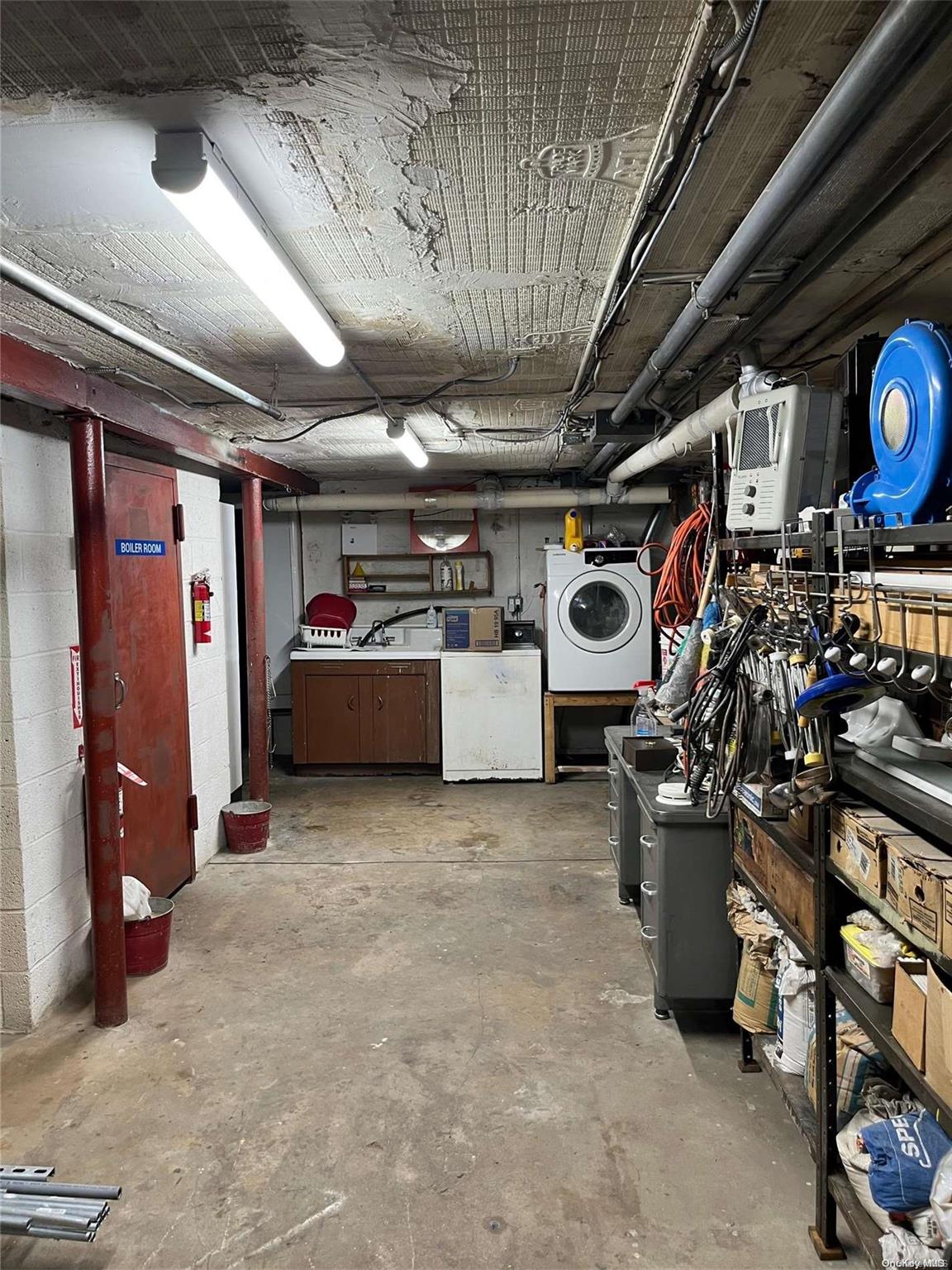 #8 photo, 30-26 43rd Street, クイーンズ区 Astoria , NY 11103