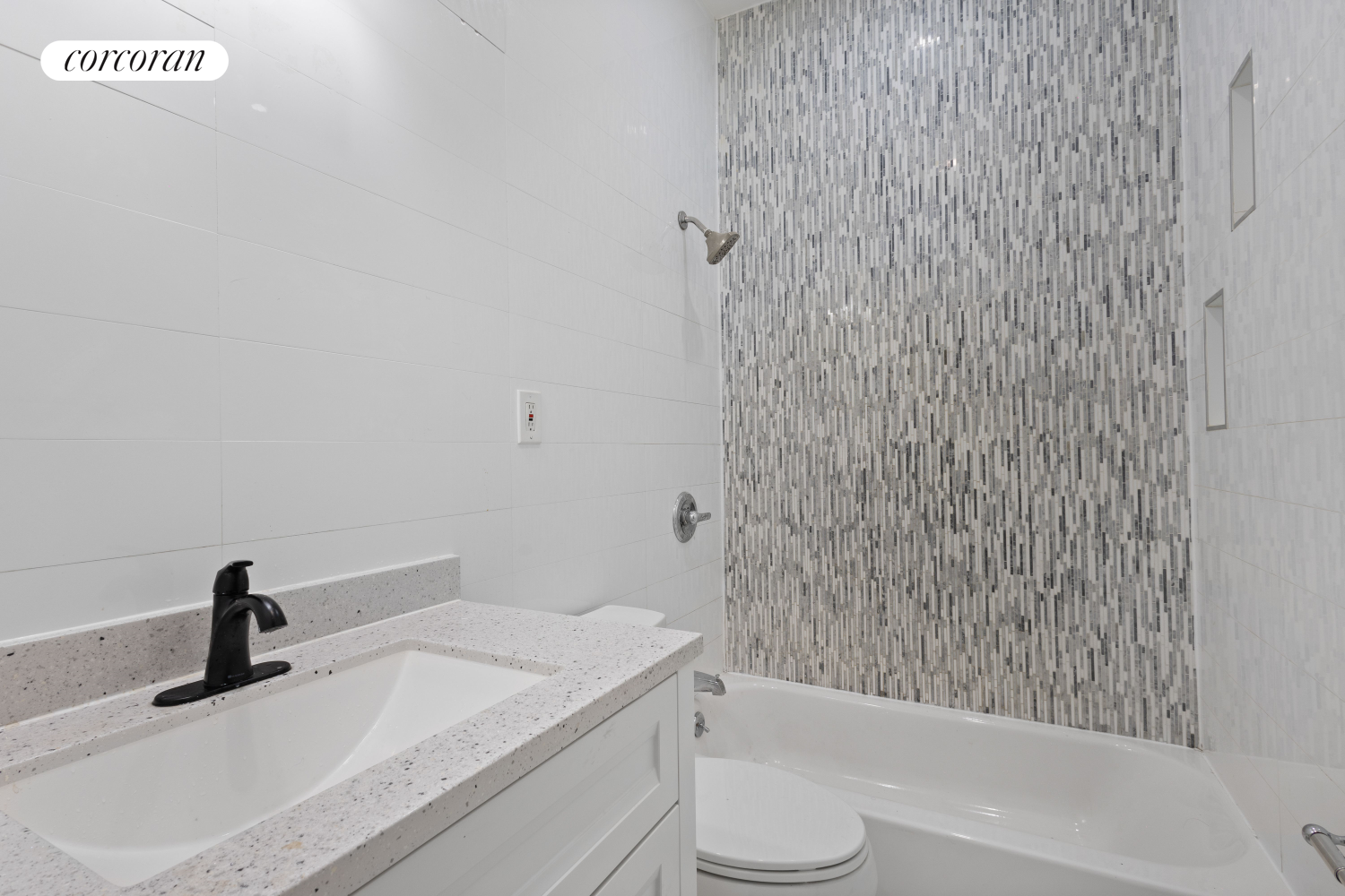 #14 photo, 818 Mac Donough Street, ブルックリン区 Ocean Hill , NY 11233