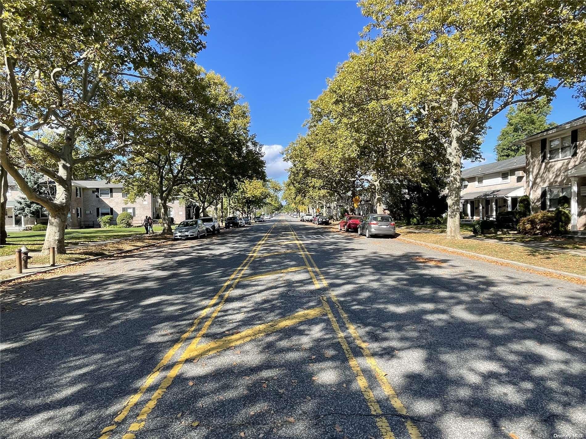 #2 photo, 81-51 Langdale Street, クイーンズ区 New Hyde Park , NY 11040