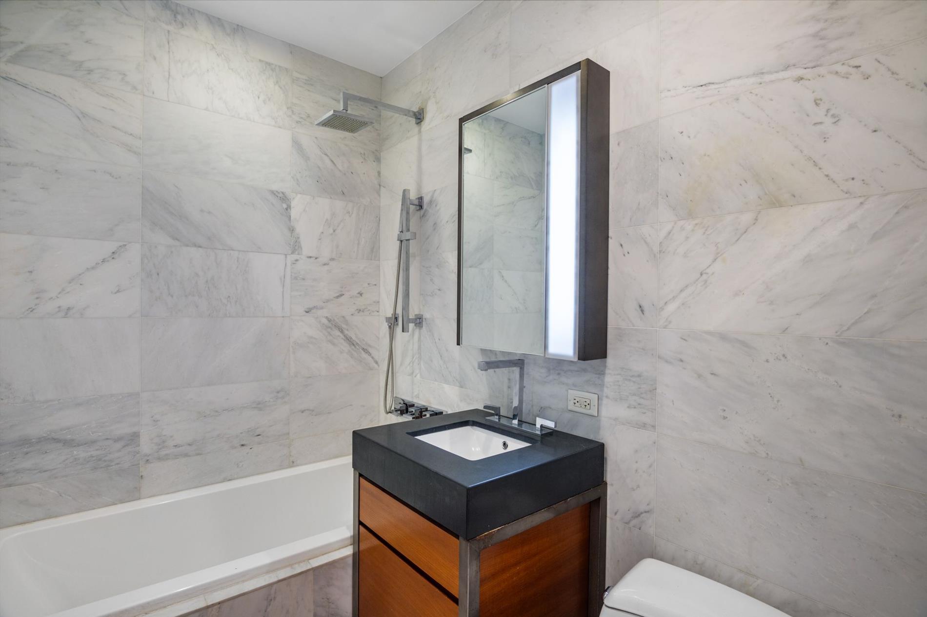 #11 photo, 75 Wall Street, マンハッタン Financial District , NY 10005