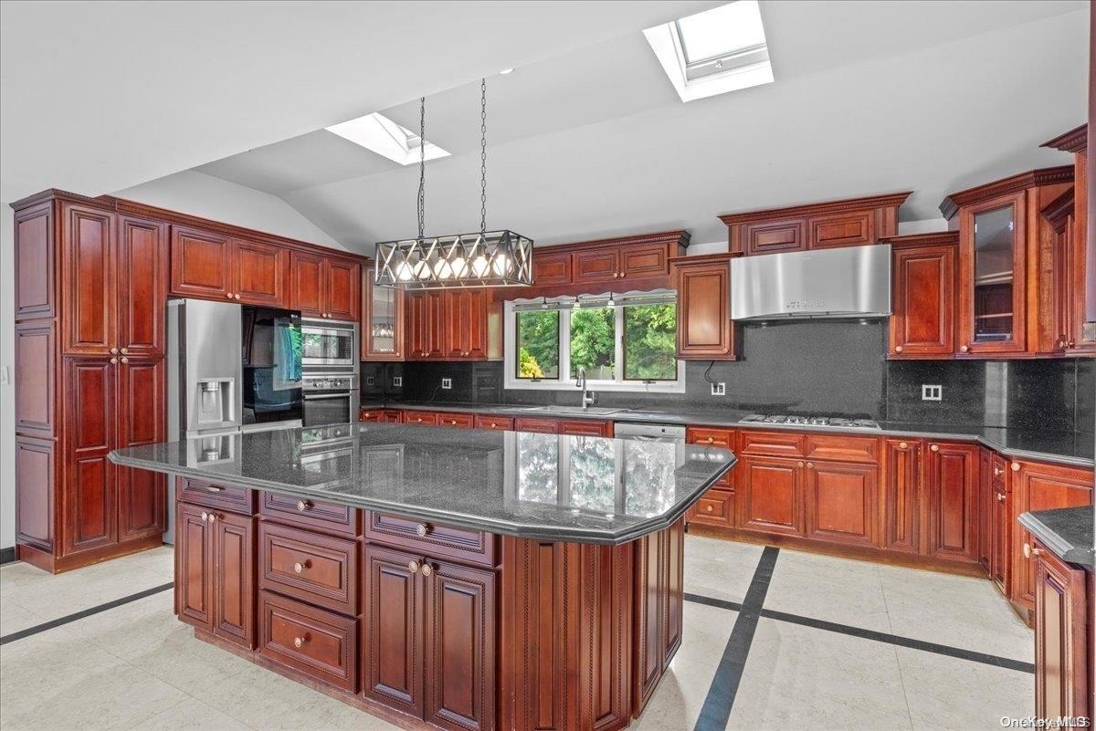 #10 photo, 6820 N Hempstead Turnpike, ナッソー郡 Oyster Bay Cove , NY 11771