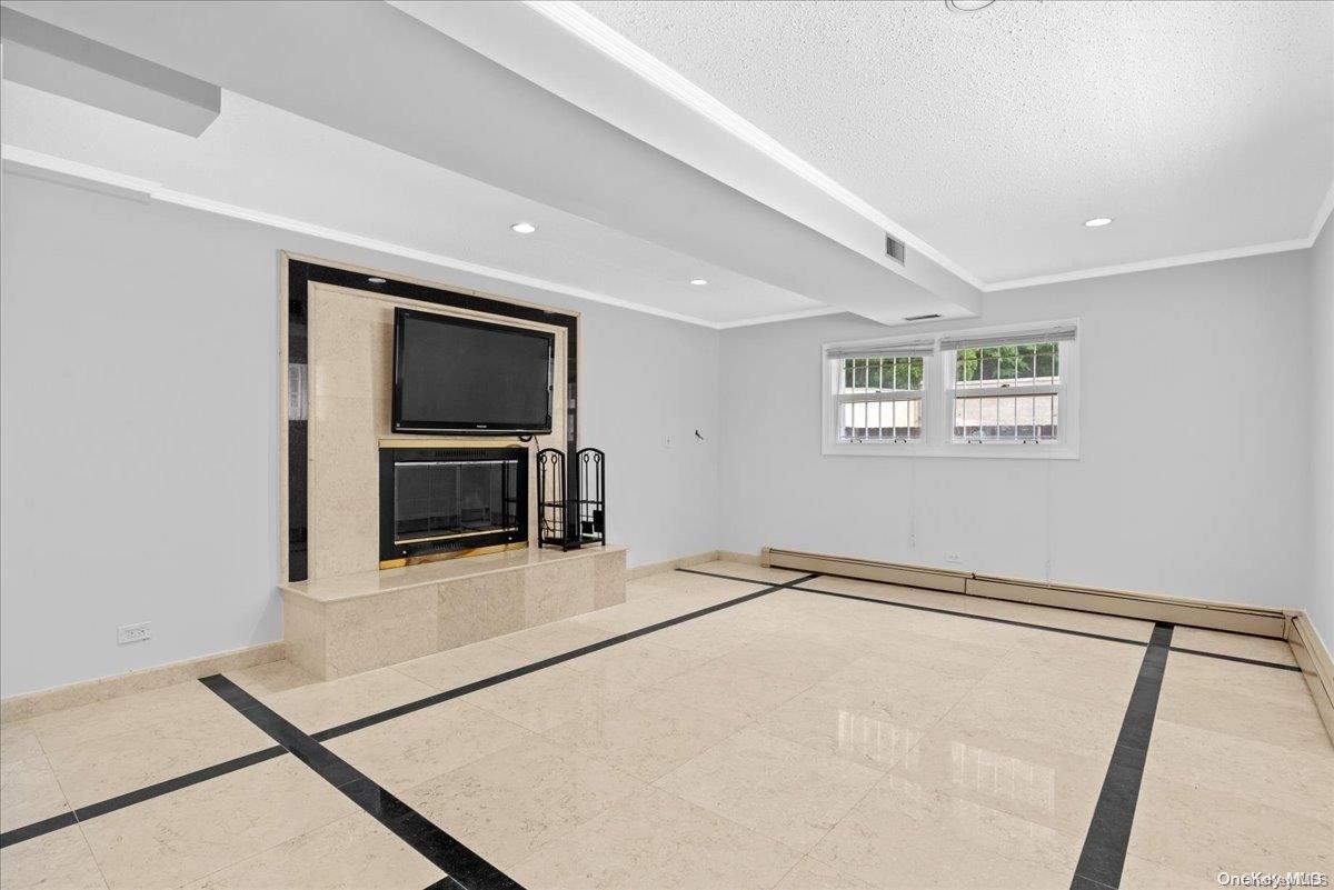 #17 photo, 6820 N Hempstead Turnpike, ナッソー郡 Oyster Bay Cove , NY 11771