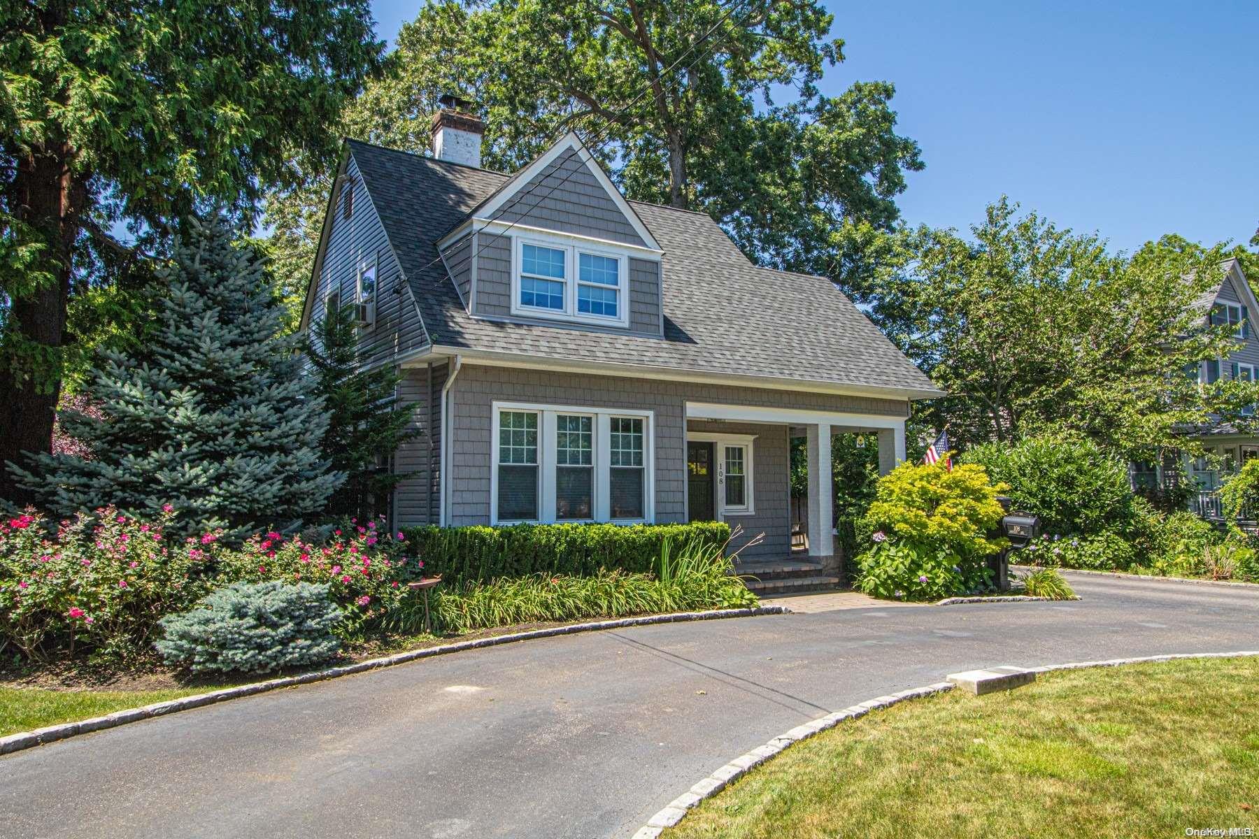 #1 photo, 108 Greeley Avenue, सफ़ोक काउंटी Sayville , NY 11782