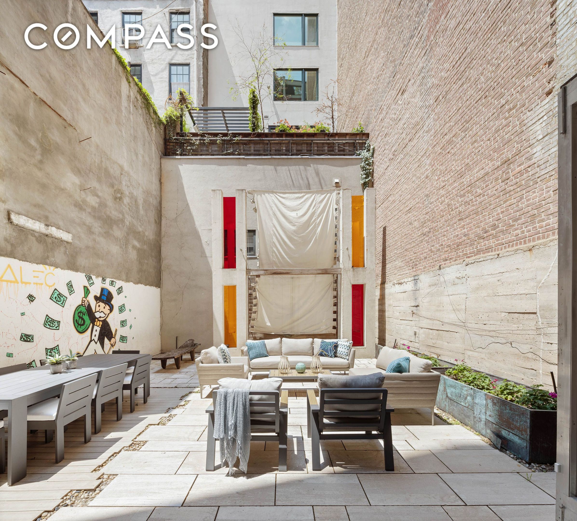 #7 photo, 16 Jay Street, TriBeCa , NY 10013