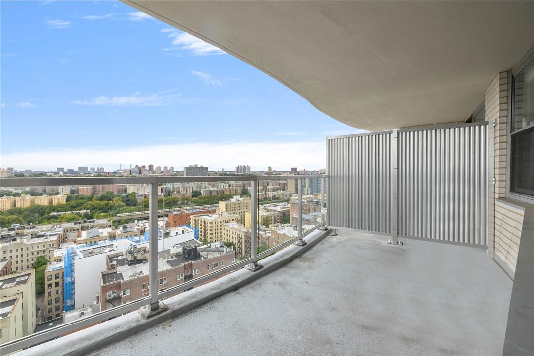 #17 photo, 1020 Grand Concourse, برونكس Bronx , NY 10451