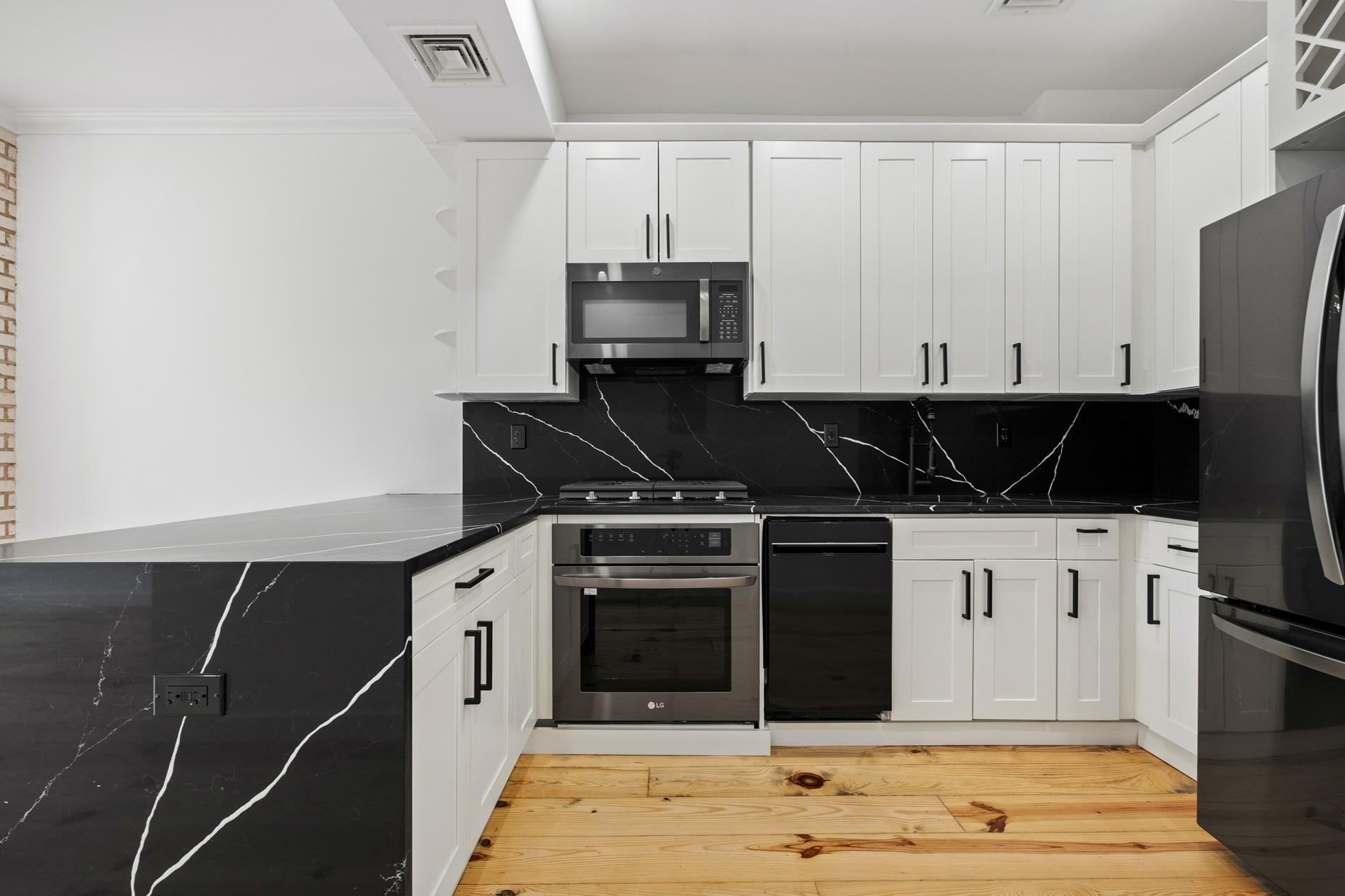 #8 photo, 583 Putnam Avenue, Stuyvesant Heights , NY 11221