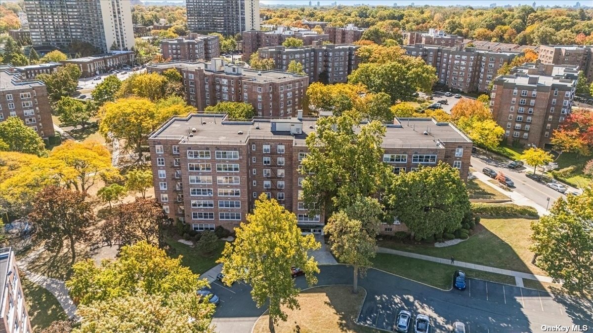 售58万9 21110 18th Avenue 2A, 皇后区 贝塞 Bayside , NY 11360 MLS