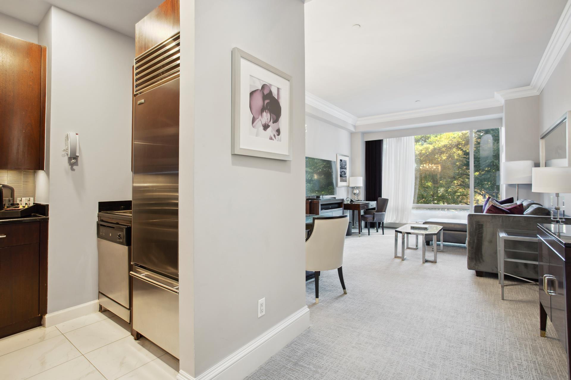 #4 photo, 1 CENTRAL Park W, マンハッタン Lincoln Square , NY 10023