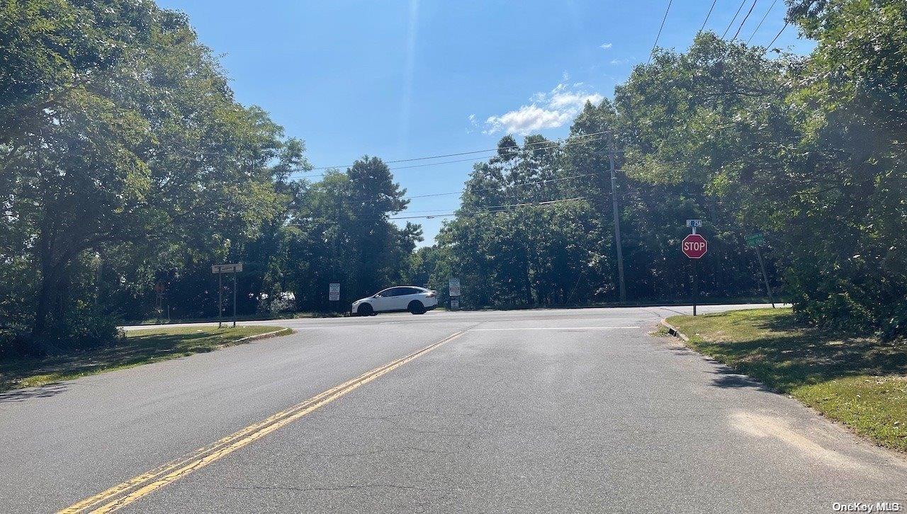 #12 photo, Rt-25A, サフォーク郡 Wading River , NY 11792