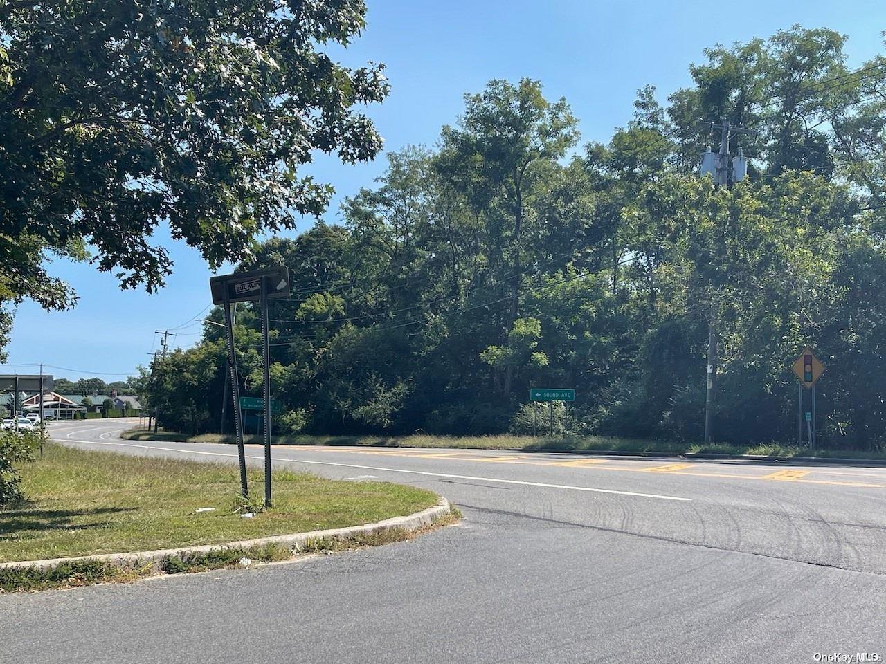 #13 photo, Rt-25A, サフォーク郡 Wading River , NY 11792