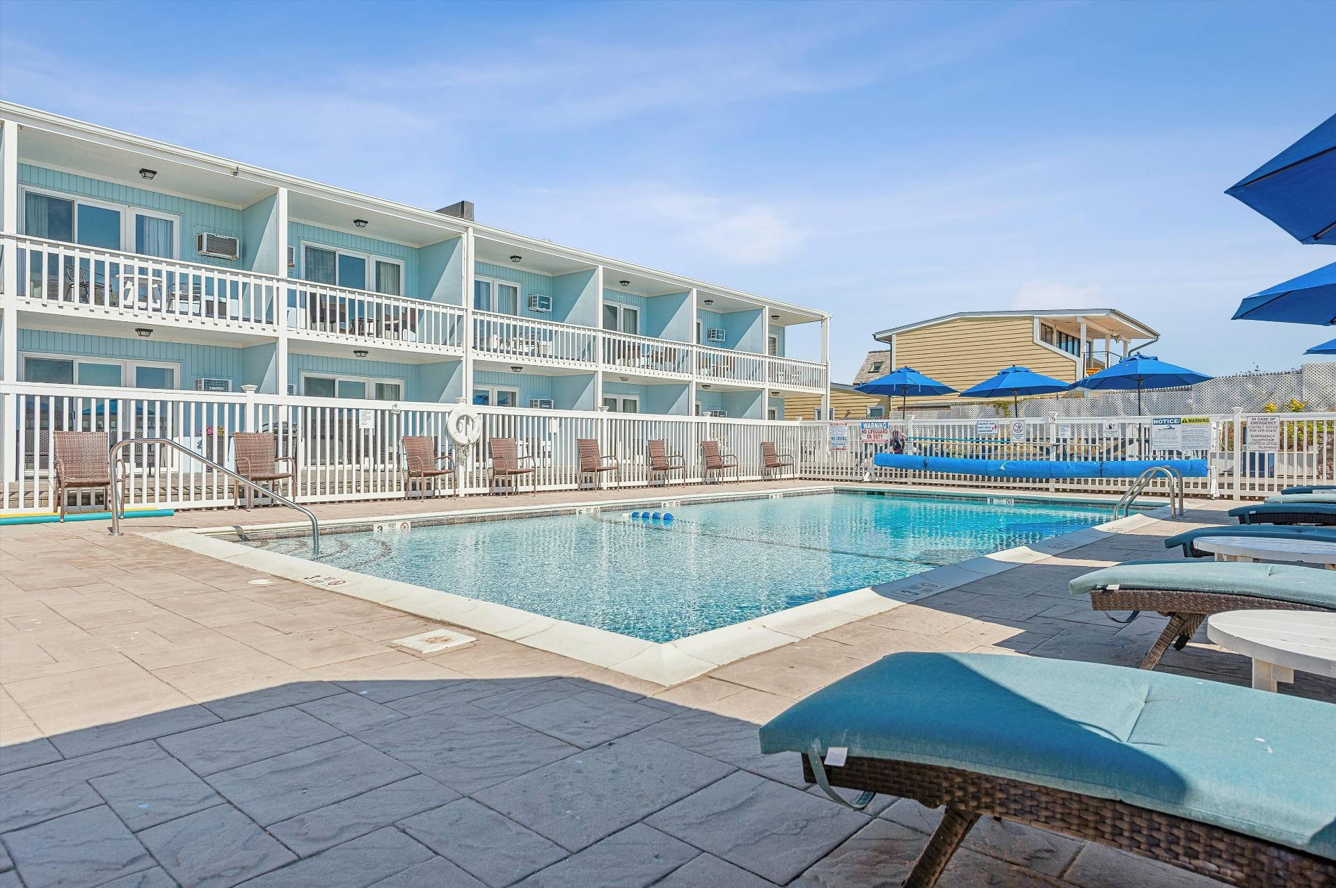 #13 photo, 84 South Emerson Avenue, מחוז סאפוק Montauk , NY 11954