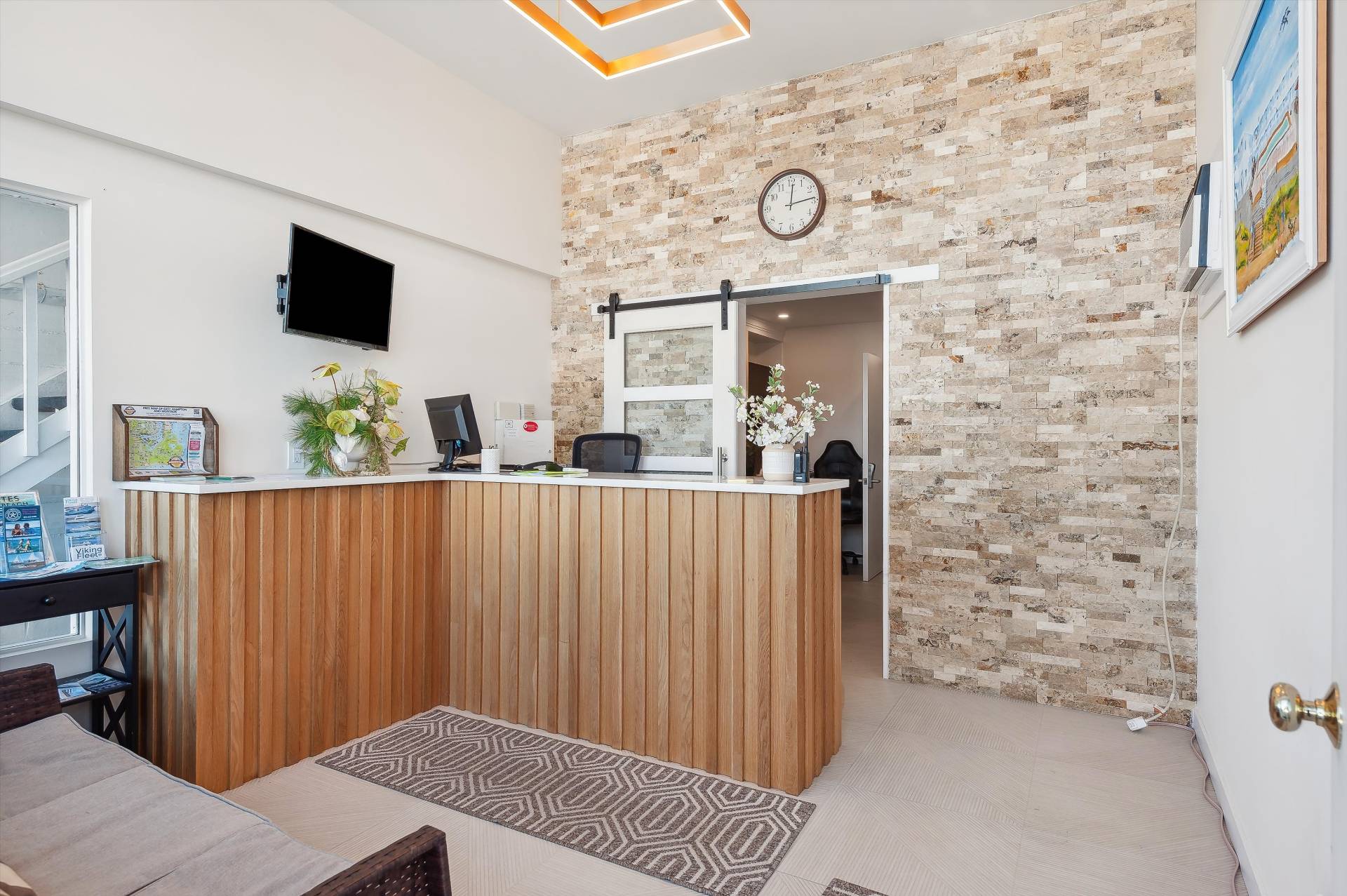 #22 photo, 84 South Emerson Avenue, מחוז סאפוק Montauk , NY 11954