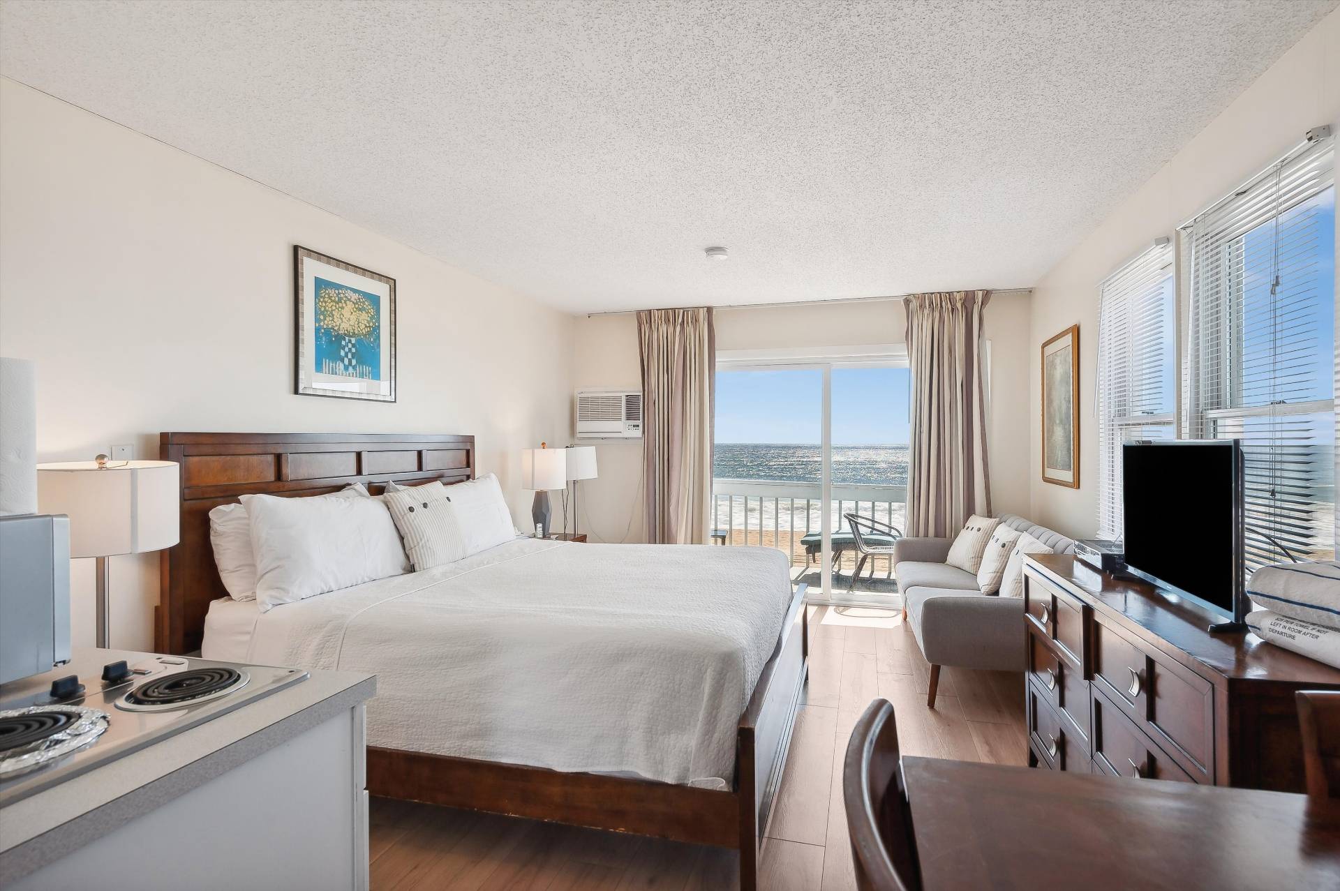 #25 photo, 84 South Emerson Avenue, מחוז סאפוק Montauk , NY 11954