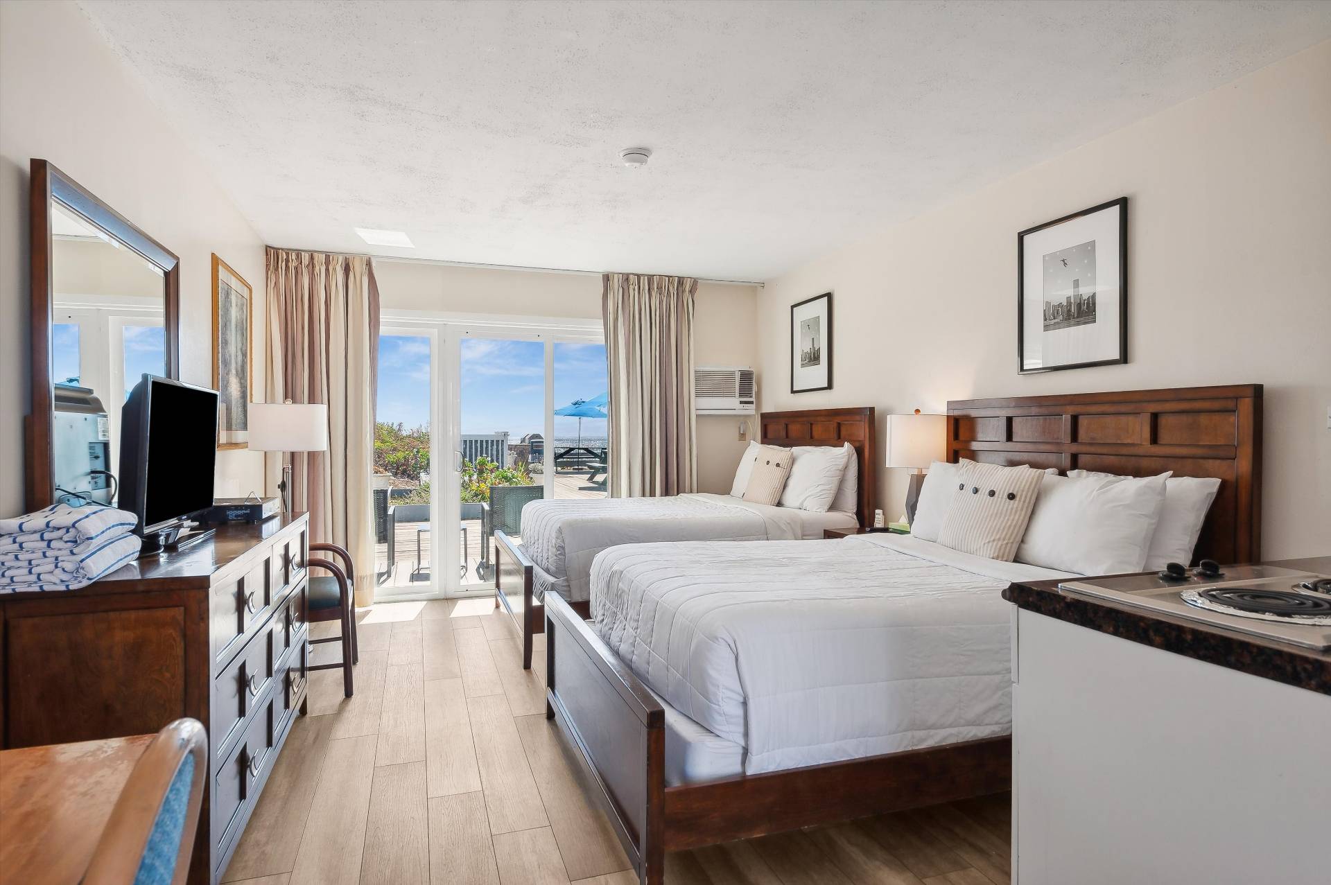 #27 photo, 84 South Emerson Avenue, מחוז סאפוק Montauk , NY 11954