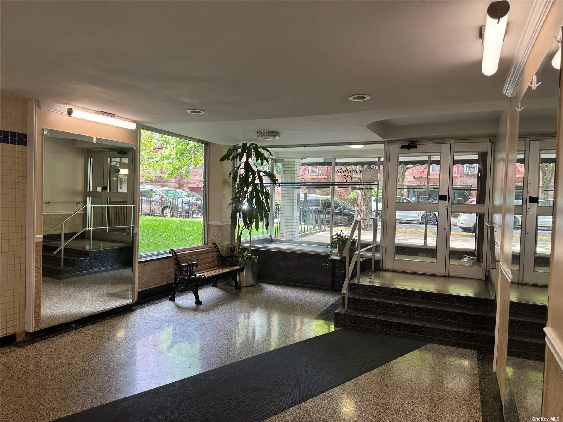 #10 photo, 33-07 91st Street, クイーンズ区 Jackson Heights , NY 11372