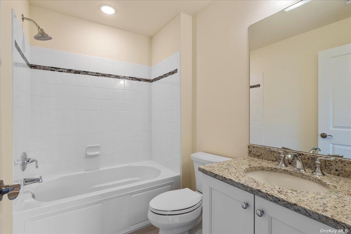 #20 photo, 35 Steven Circle, サフォーク郡 Dix Hills , NY 11746