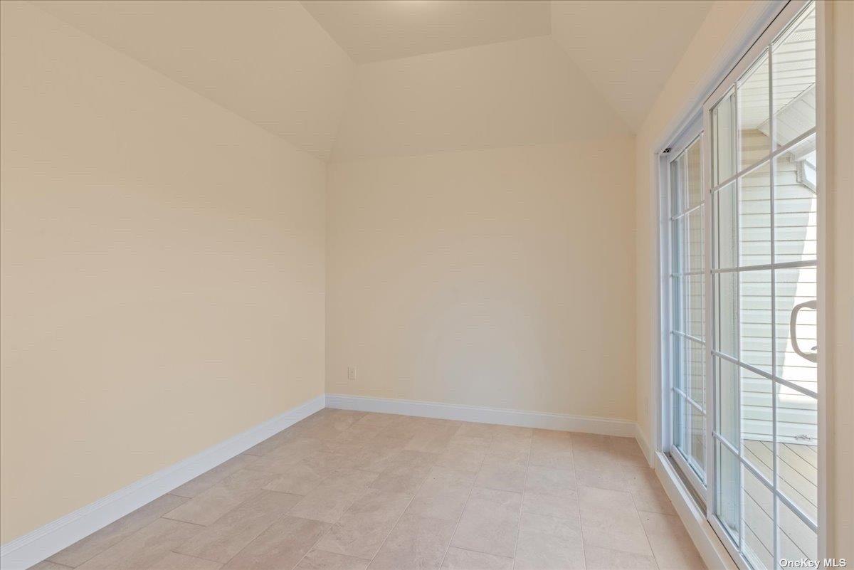 #4 photo, 35 Steven Circle, サフォーク郡 Dix Hills , NY 11746