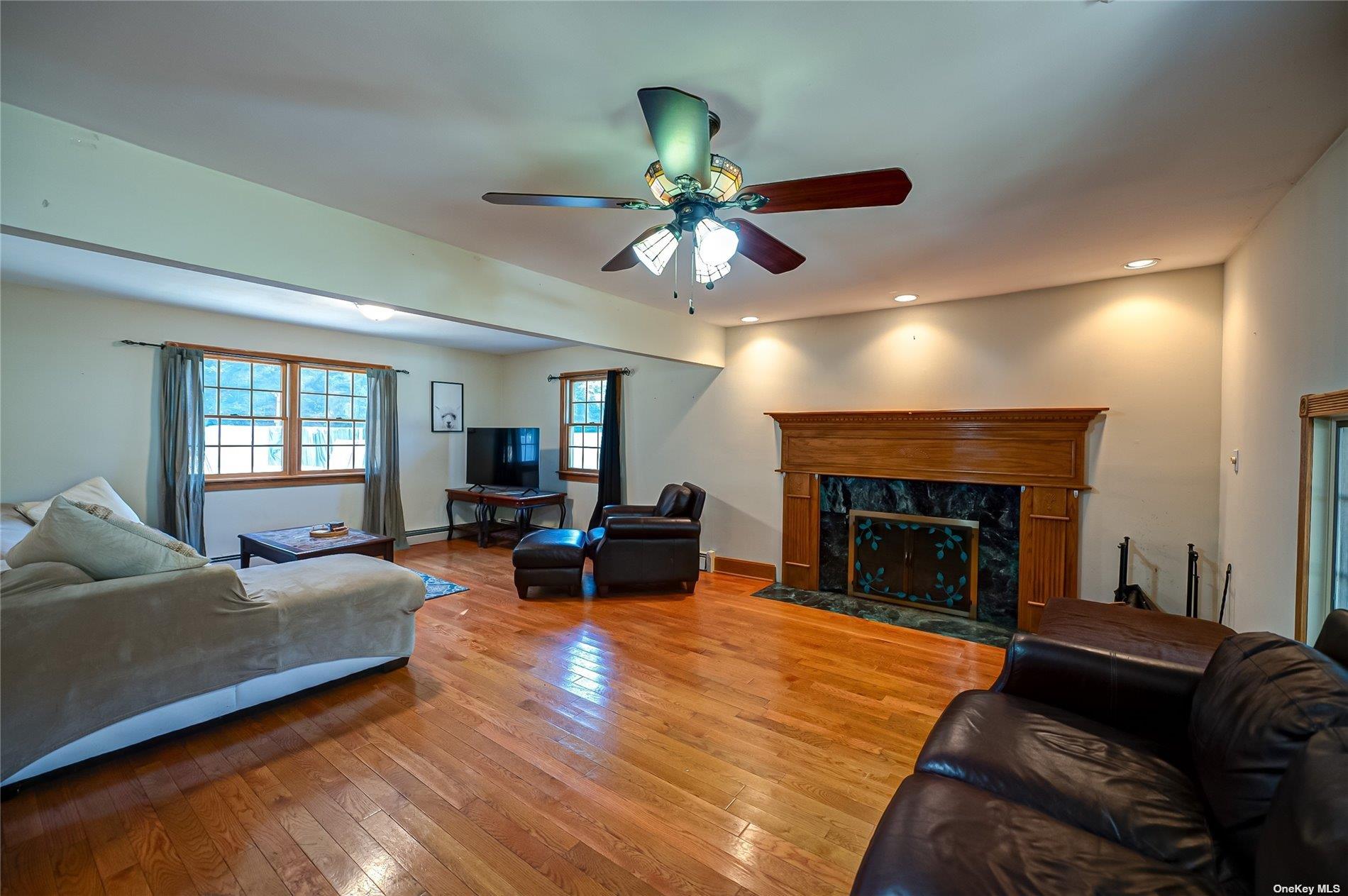 #4 photo, 43 Hollins Lane, サフォーク郡 East Islip , NY 11730