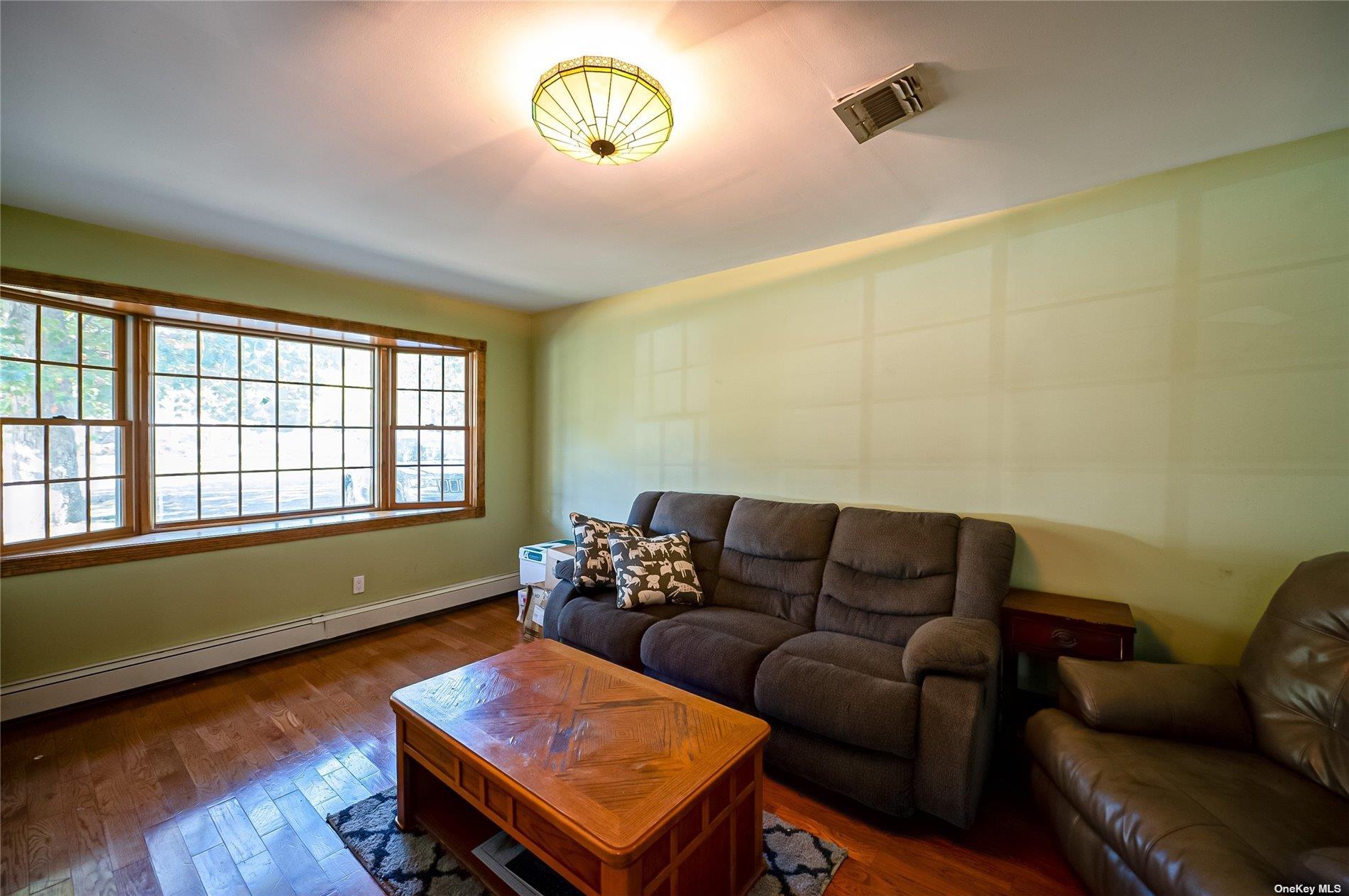 #7 photo, 43 Hollins Lane, サフォーク郡 East Islip , NY 11730