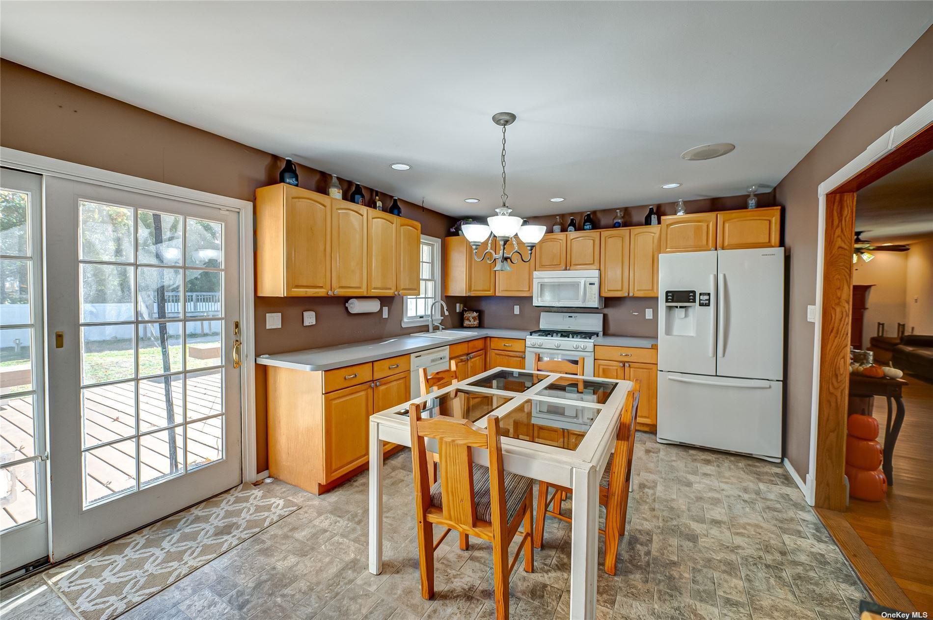 #9 photo, 43 Hollins Lane, サフォーク郡 East Islip , NY 11730