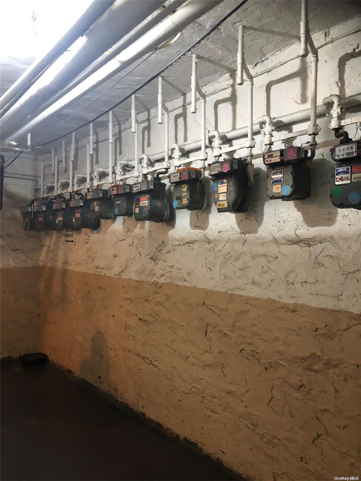 #18 photo, 2166 E Bronx Park East, Bronx , NY 10462