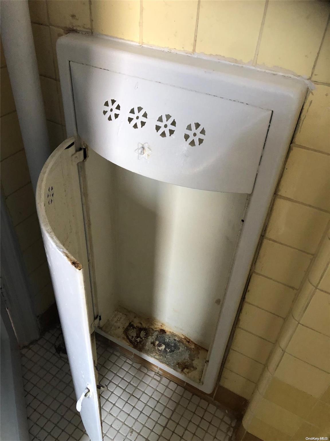 #5 photo, 2166 E Bronx Park East, Bronx , NY 10462