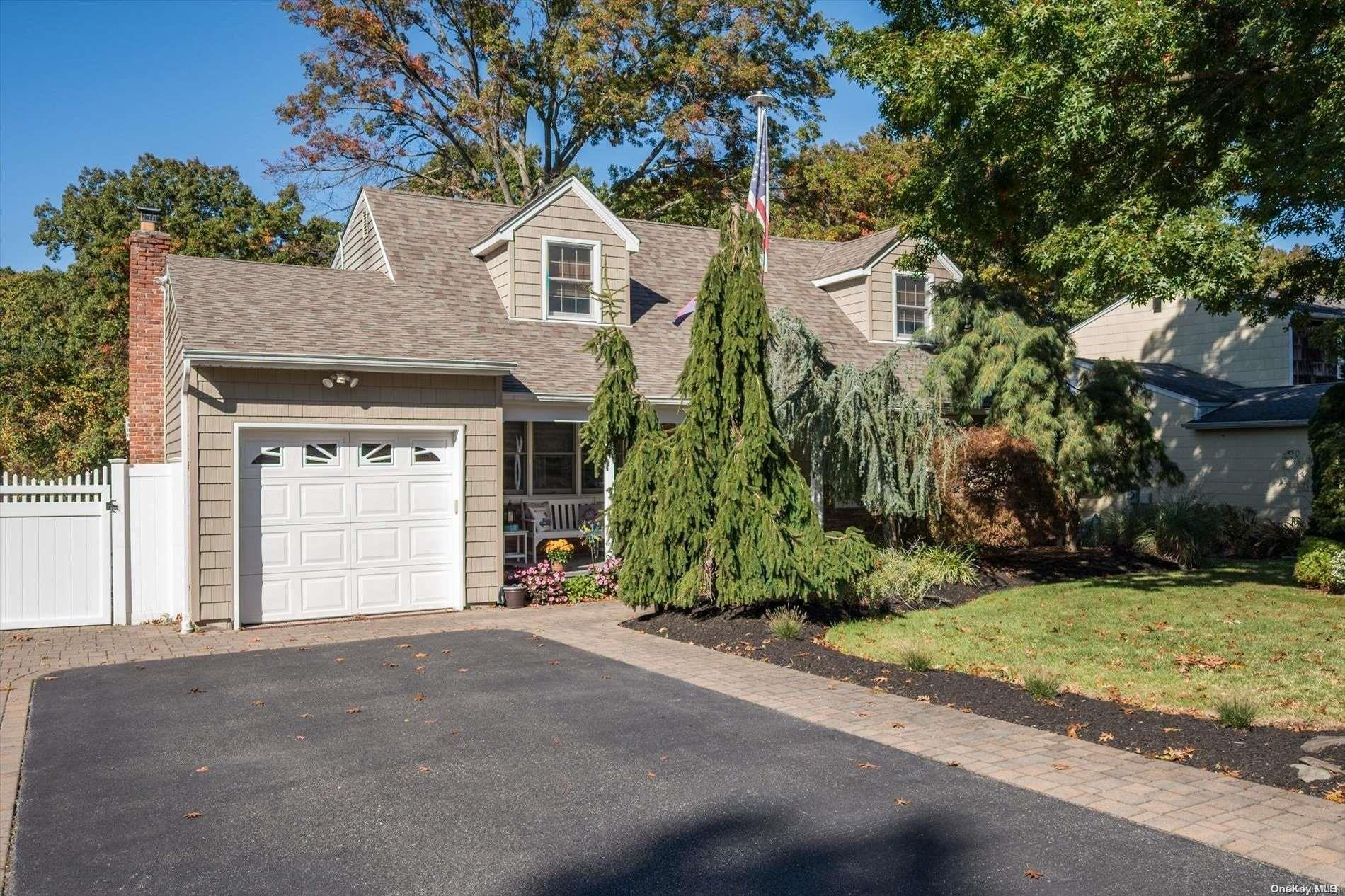 #1 photo, 16 Natalie Court, Ronkonkoma , NY 11779