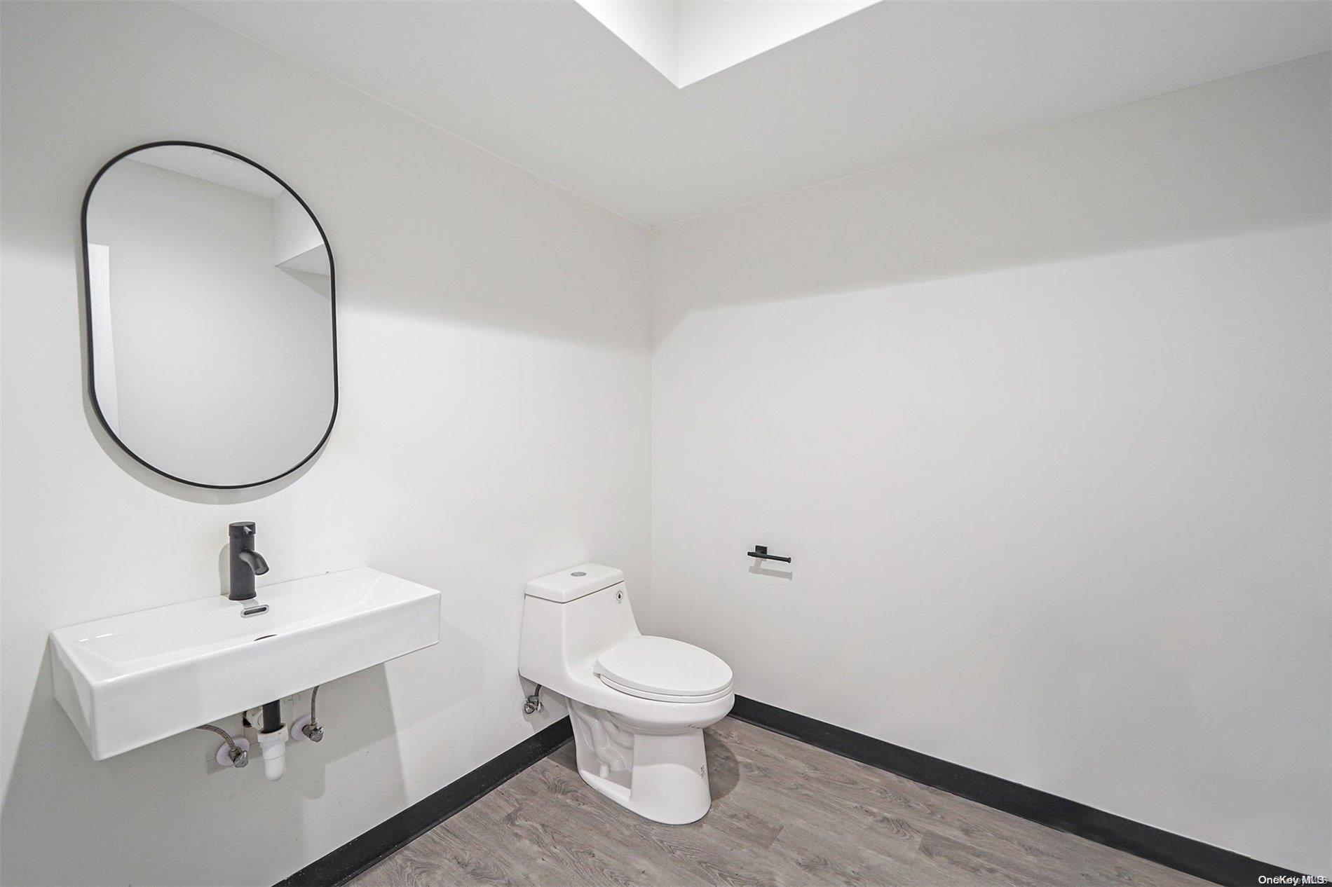 #19 photo, 533 Montauk Highway, サフォーク郡 East Moriches , NY 11940