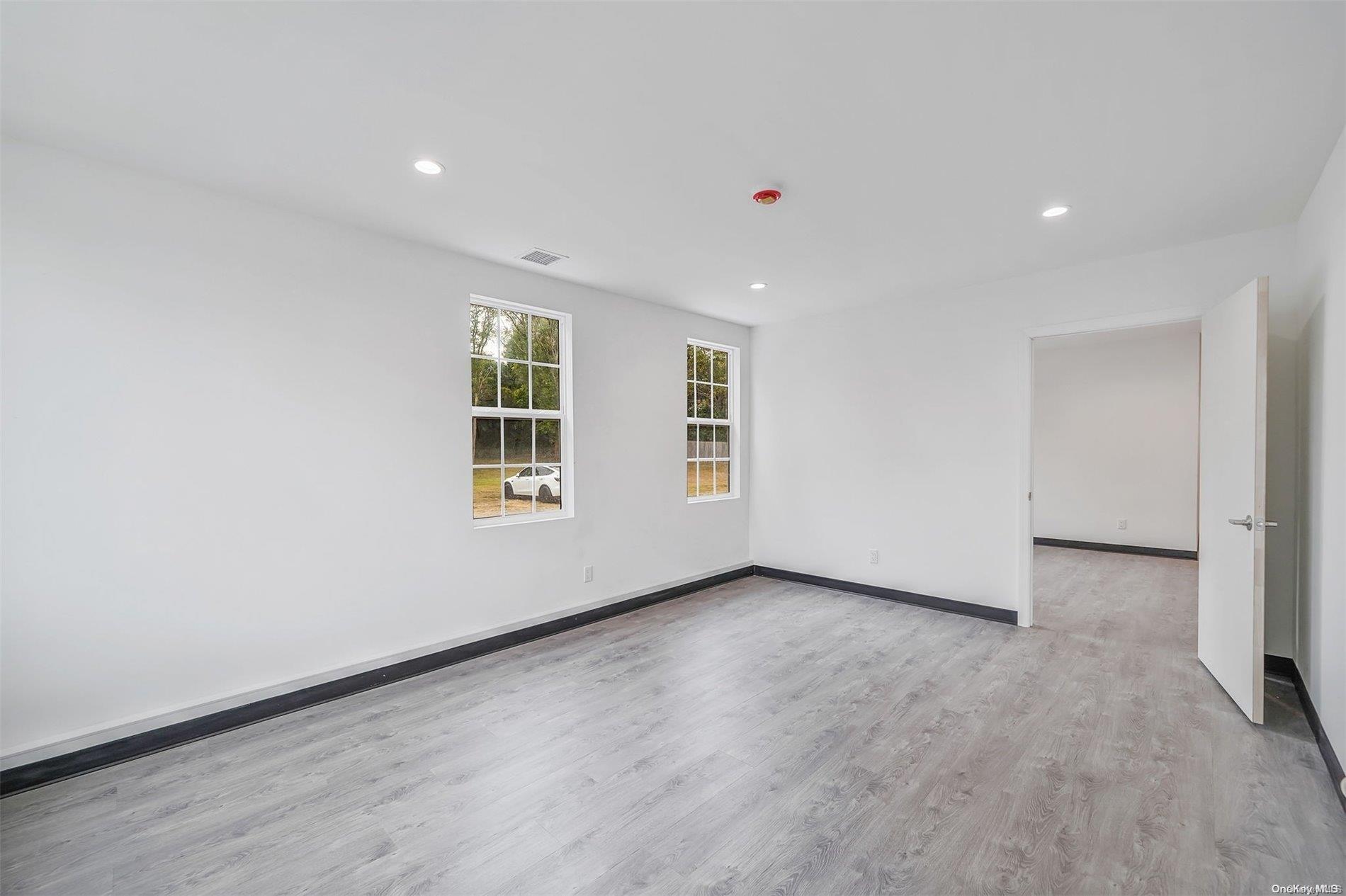 #4 photo, 533 Montauk Highway, サフォーク郡 East Moriches , NY 11940