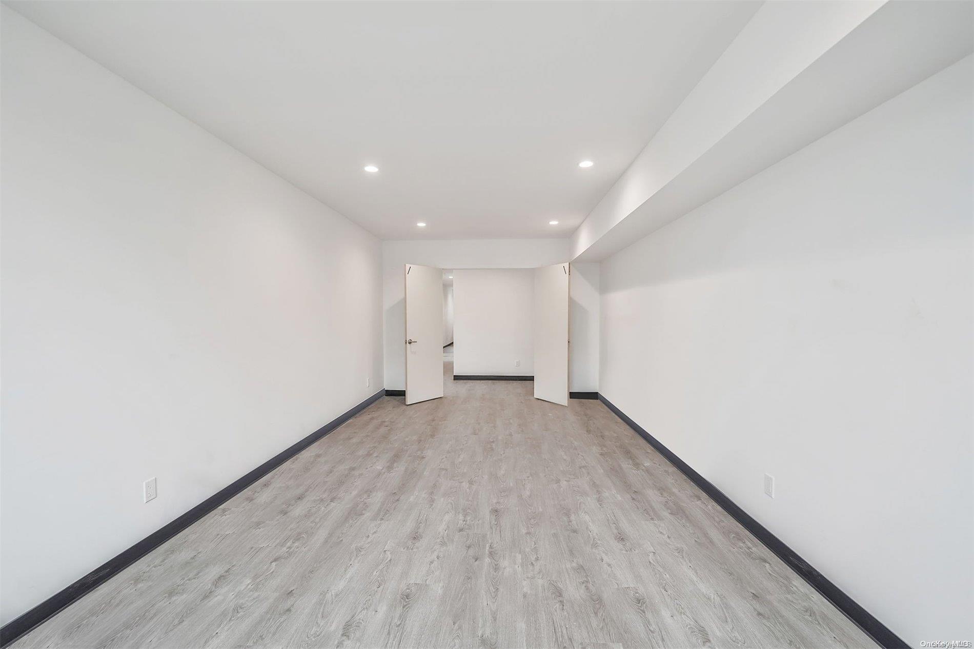 #9 photo, 533 Montauk Highway, サフォーク郡 East Moriches , NY 11940