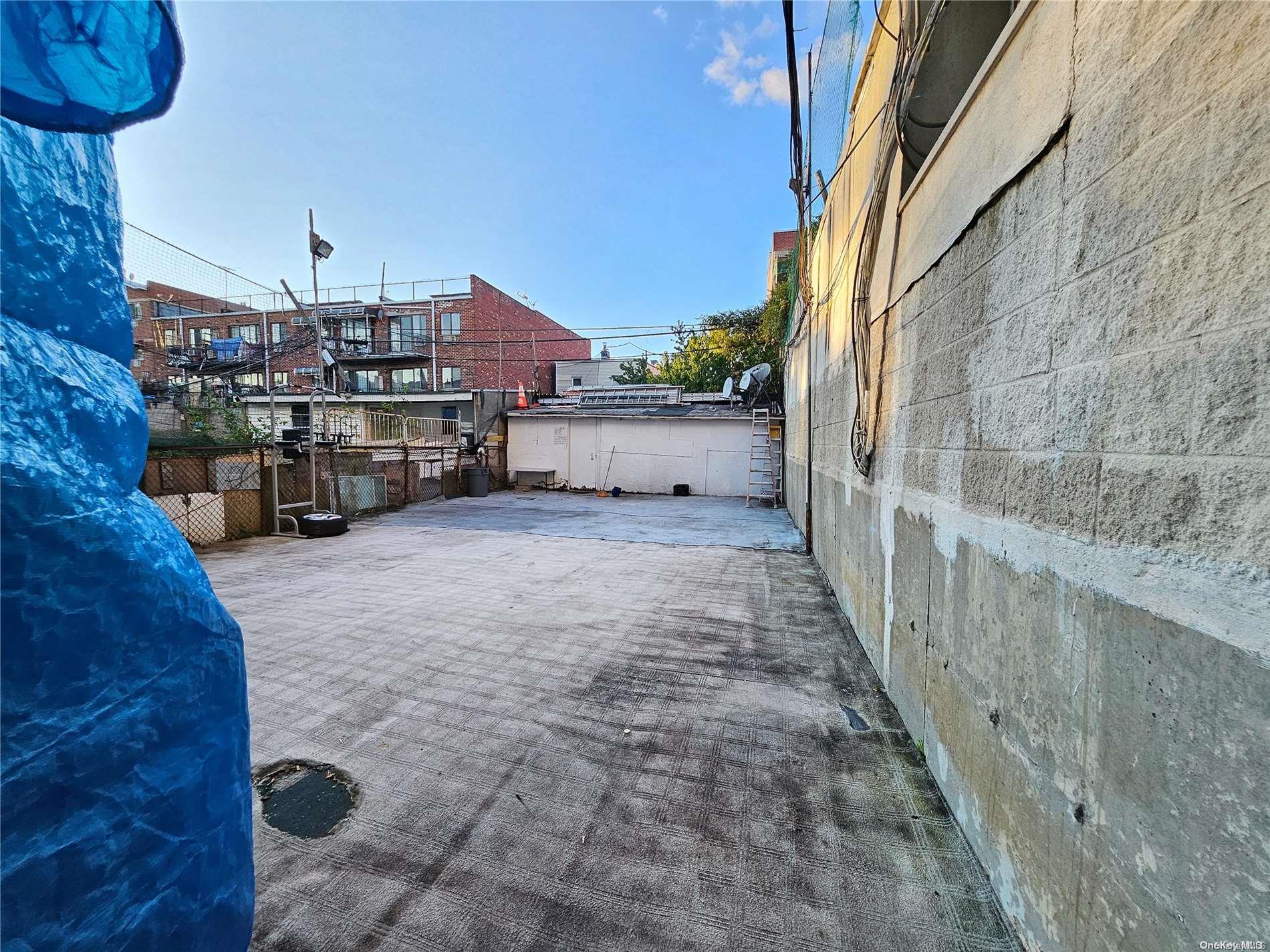 #6 photo, 104-61 Roosevelt Avenue, Corona , NY 11368