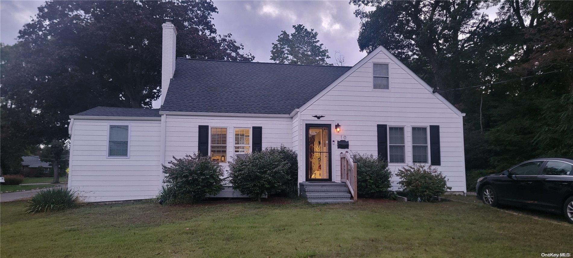 #1 photo, 10 Ackerly Lane, Ronkonkoma , NY 11779