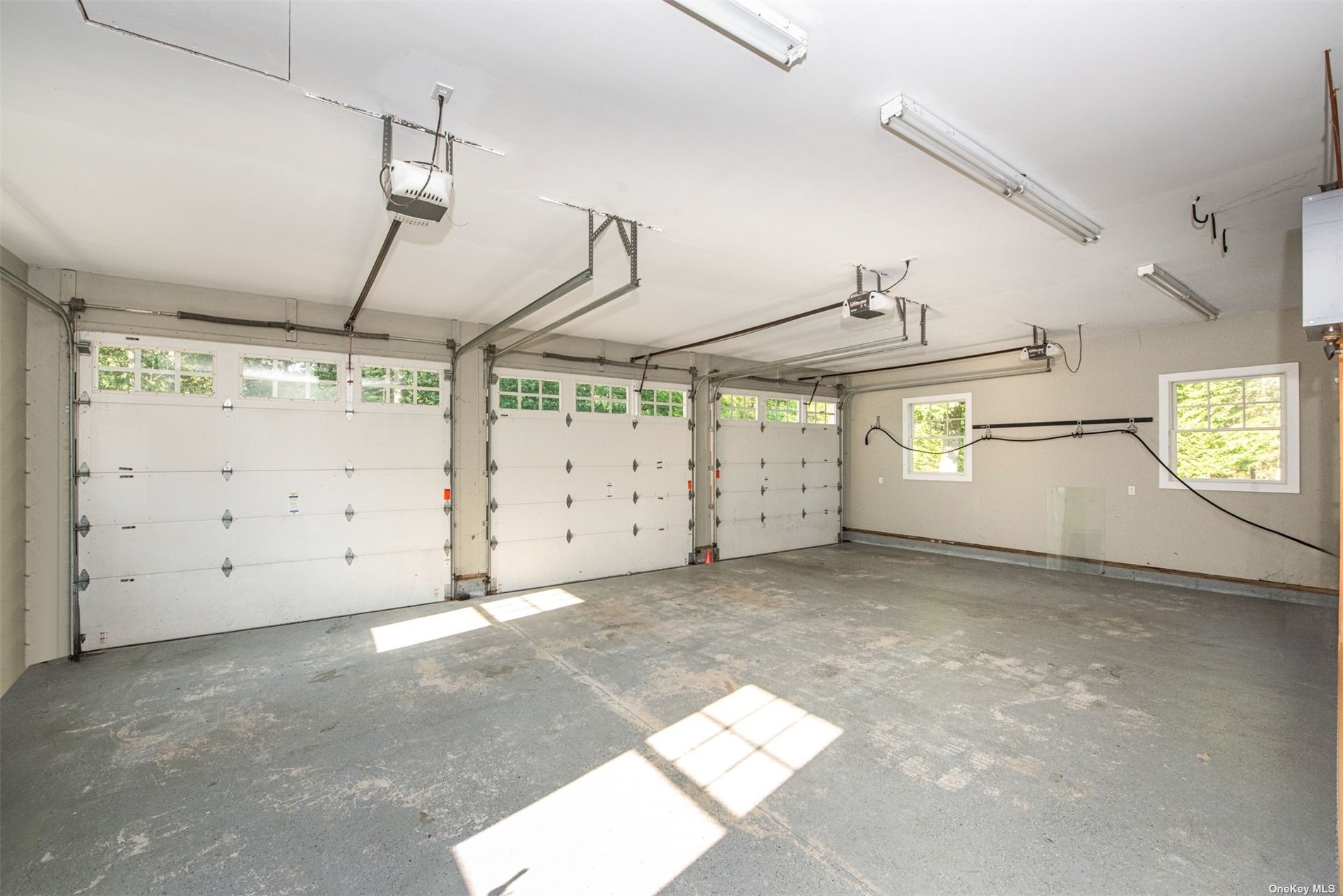 #35 photo, 76A W Tiana Road, サフォーク郡 Hampton Bays , NY 11946