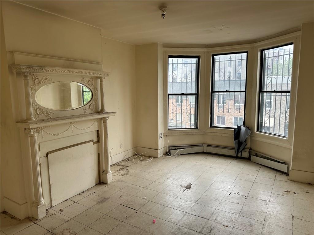 #2 photo, 665 Jefferson Place, ブロンクス区 Bronx , NY 10456