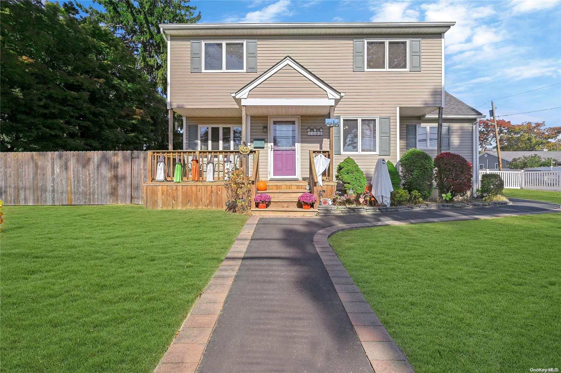 #1 photo, 695 Arlington Road, West Babylon , NY 11704