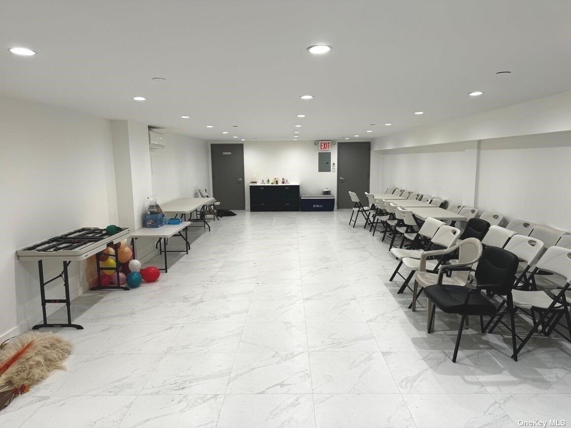 #2 photo, 65-27 Roosevelt Avenue, クイーンズ区 Woodside , NY 11377