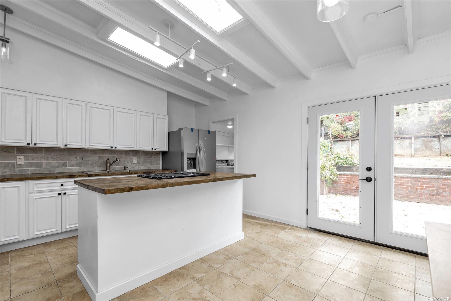 #10 photo, 15-59 150th Place, 뉴욕퀸즈 Whitestone , NY 11357