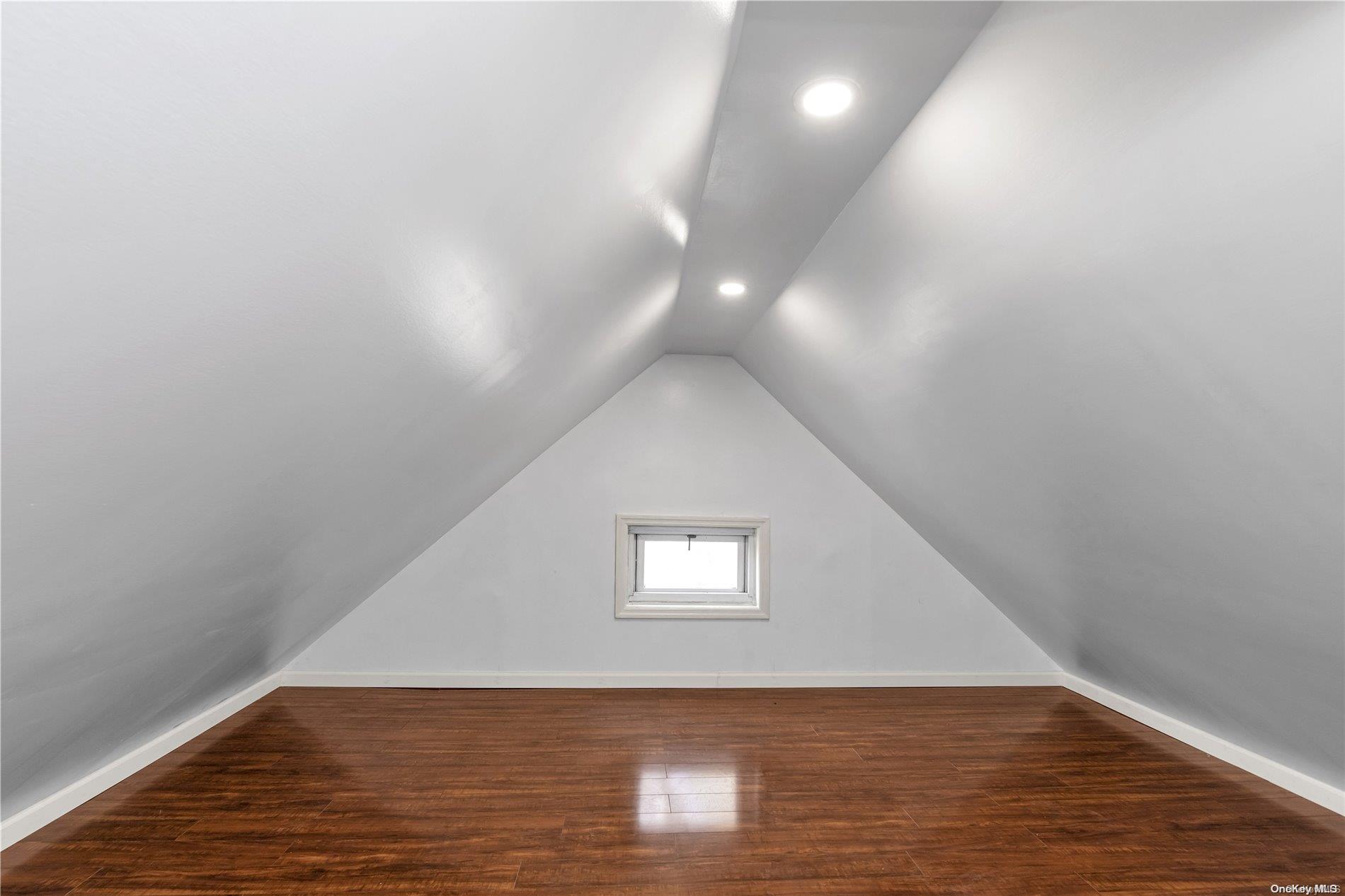 #20 photo, 15-59 150th Place, 뉴욕퀸즈 Whitestone , NY 11357