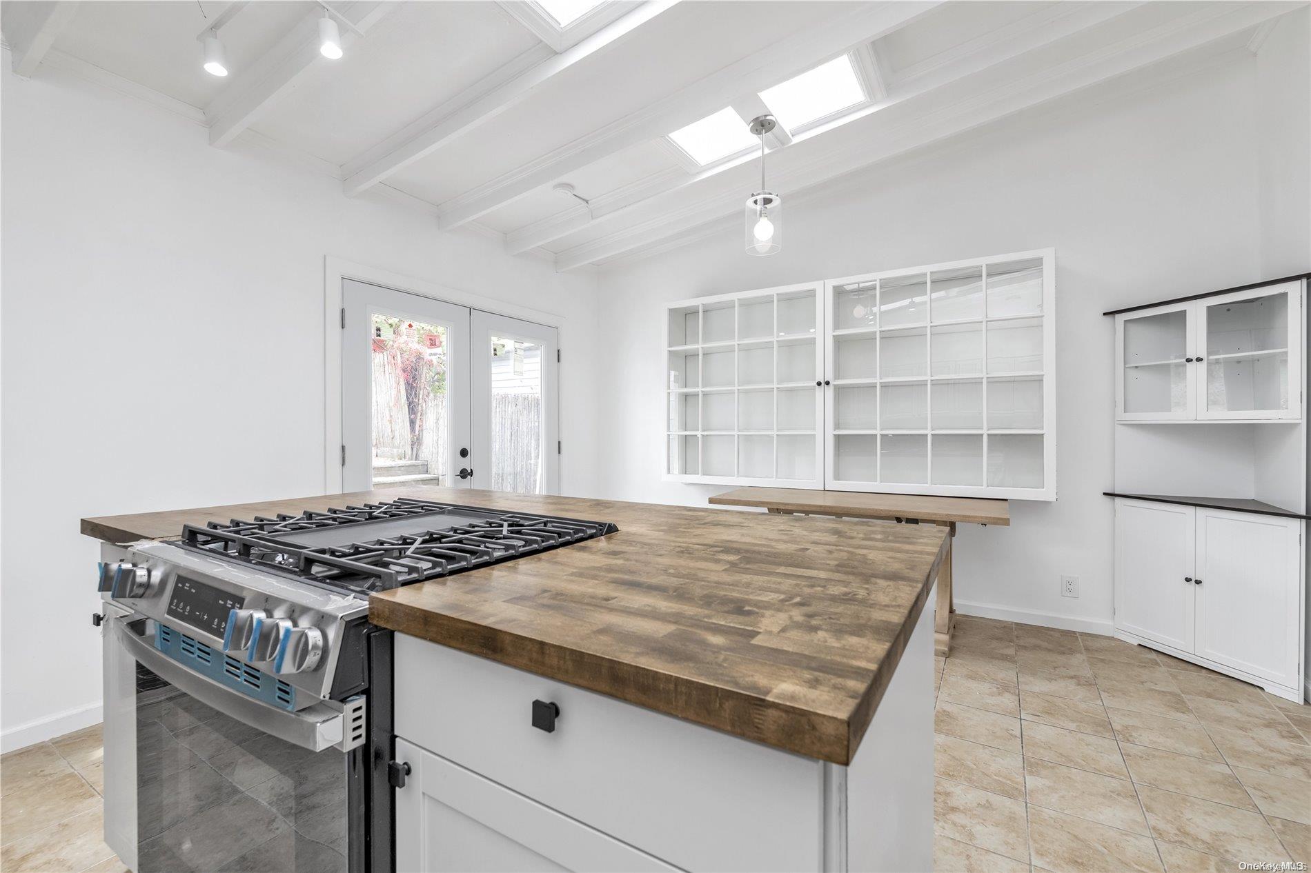 #9 photo, 15-59 150th Place, 뉴욕퀸즈 Whitestone , NY 11357