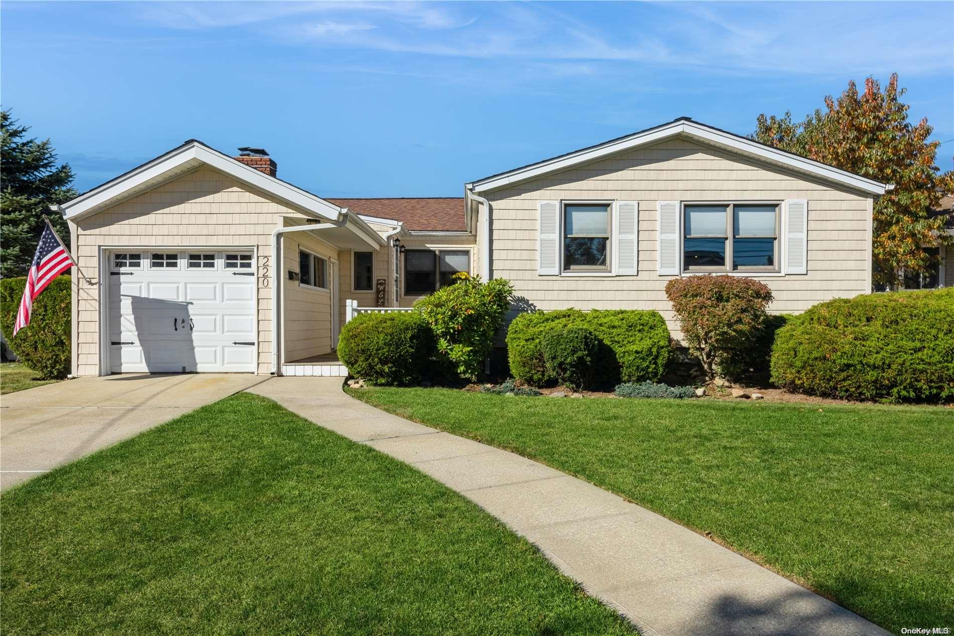 #1 photo, 220 First Street, Massapequa Park , NY 11762